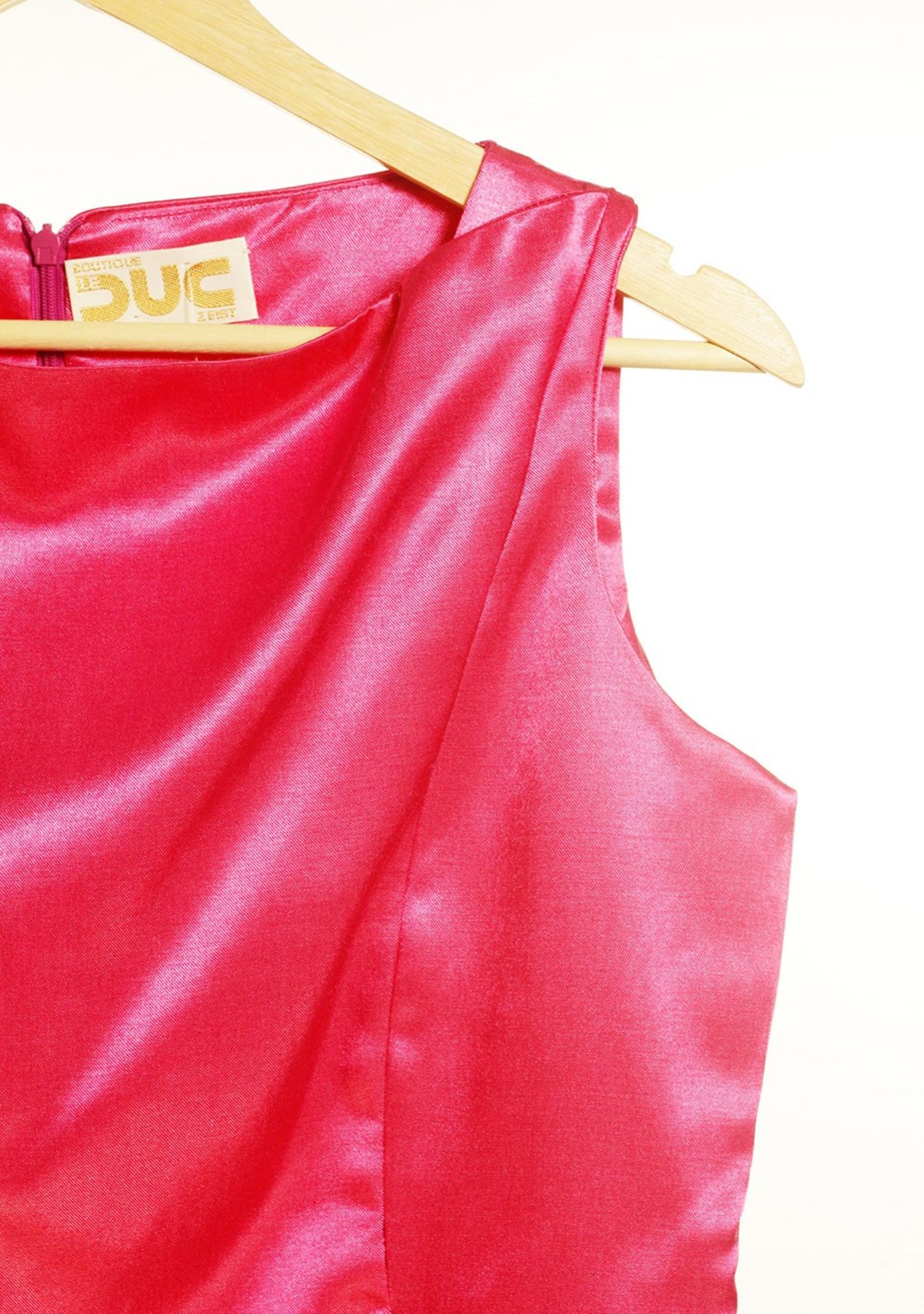 1 x Boutique Le Duc Fuschia Vest - From a High End Clothing Boutique In The - Image 8 of 10