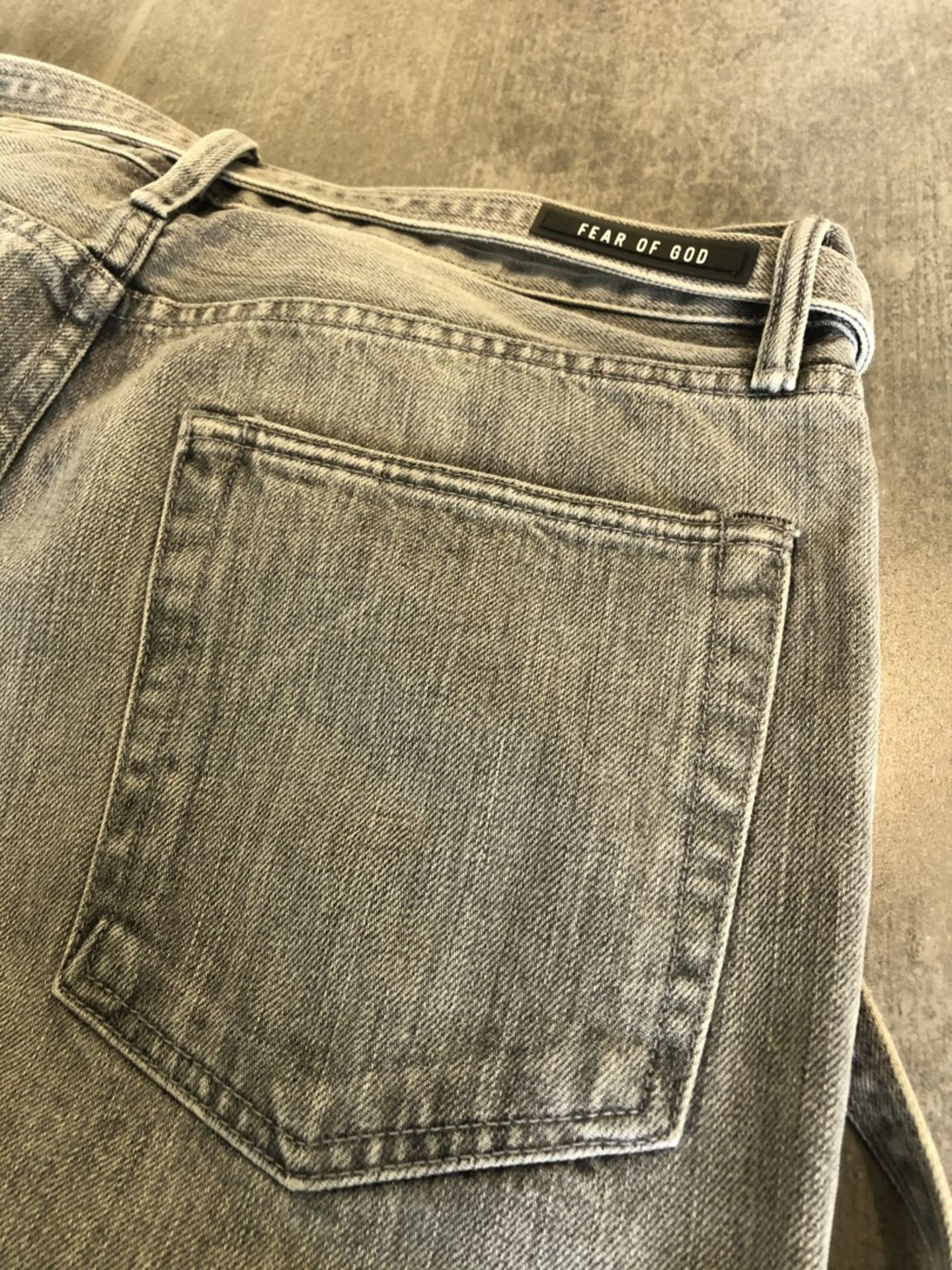 1 x Pair Of Men's Genuine Fear Of God Jeans - Grey With Rips - Size (EU/UK): 32/33/32/33 - - Image 3 of 7