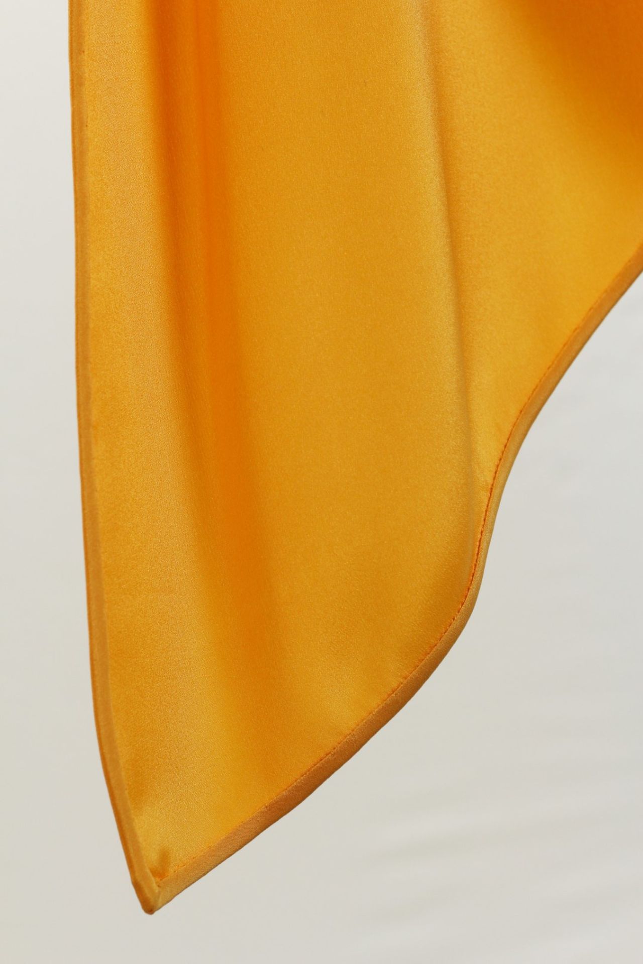 1 x Boutique Le Duc Apricot Wrap/Shawl - From a High End Clothing Boutique In The - Image 7 of 8