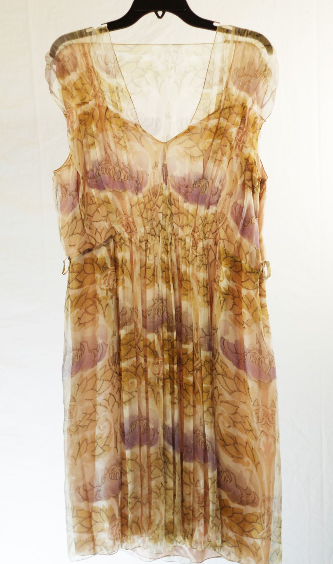 1 x Alberta Ferretti Dusted Rose Dress - Size: 16 - Material: 100% Silk - From a High End Clothing