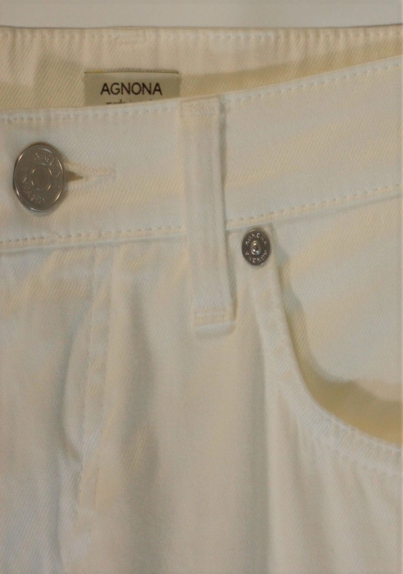 1 x Agnona Cream Jeans - Size: 14 - Material: 98% Cotton, 2% Elastane. Lining 100% Cotton - From a - Image 5 of 6