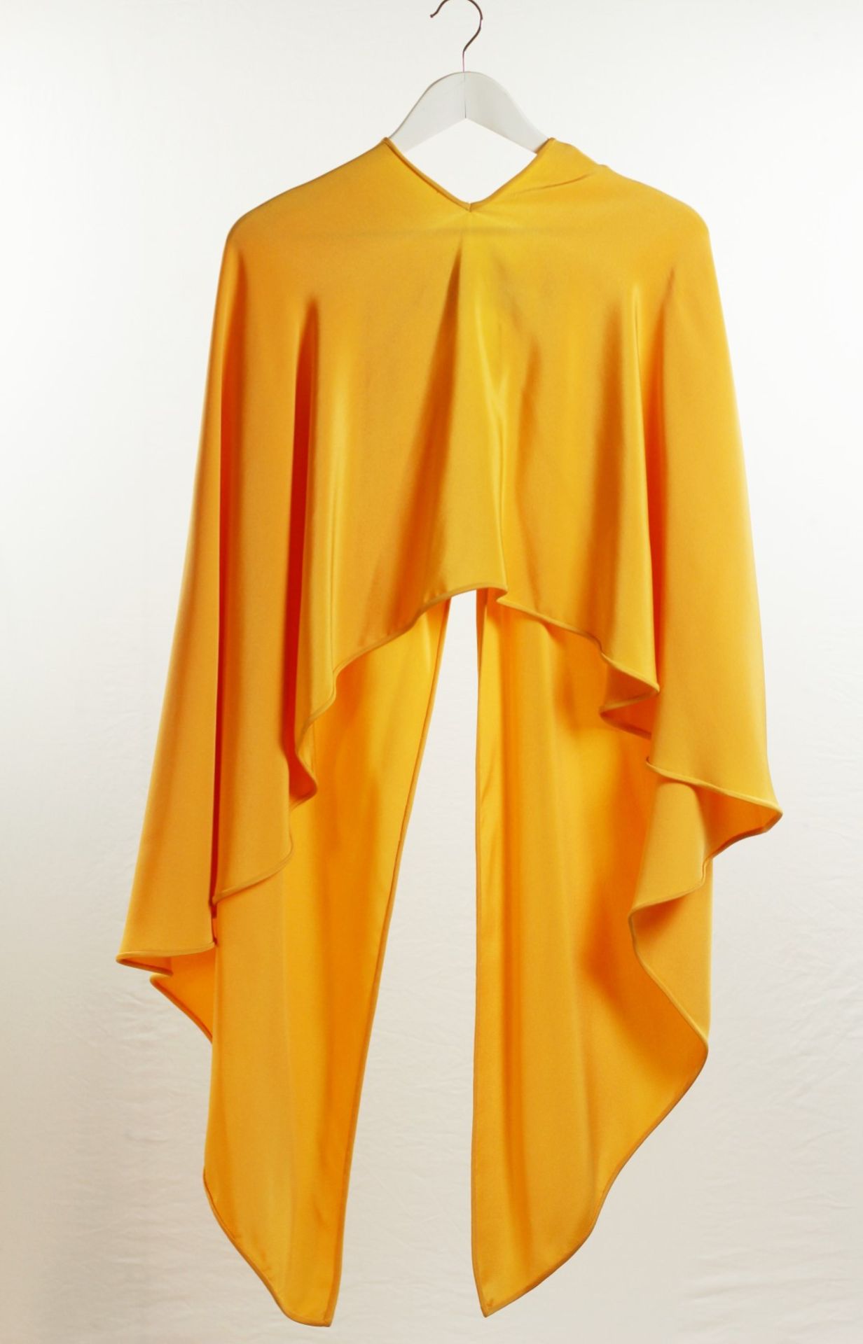 1 x Boutique Le Duc Apricot Wrap/Shawl - From a High End Clothing Boutique In The - Image 8 of 8