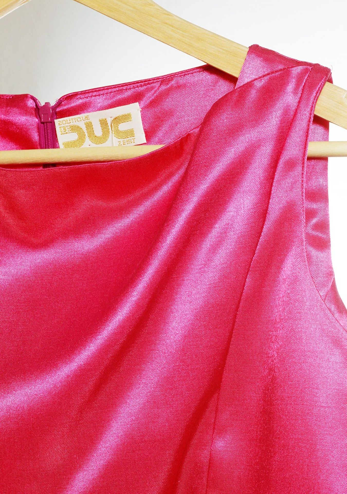1 x Boutique Le Duc Fuschia Vest - From a High End Clothing Boutique In The - Image 9 of 10