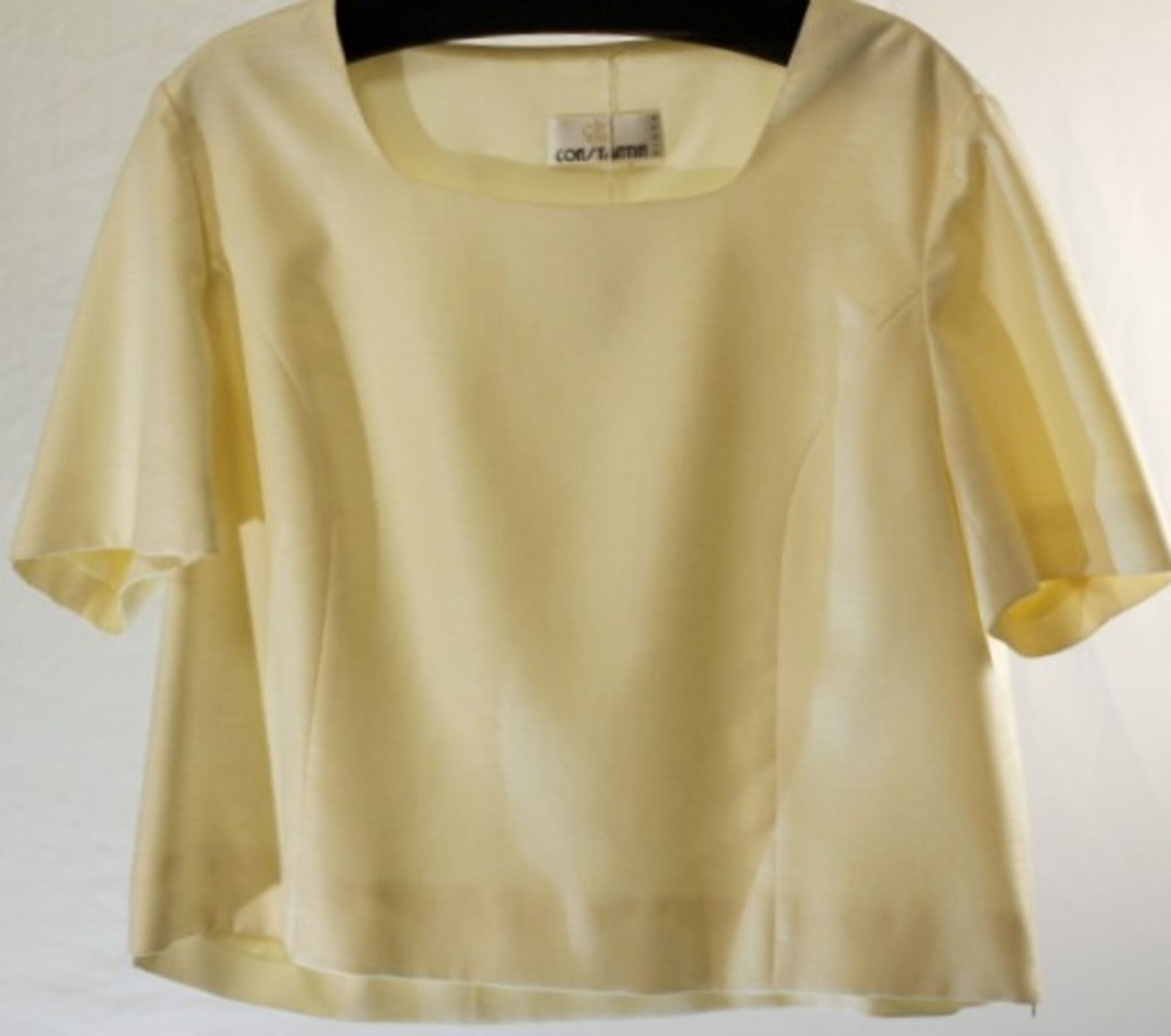 1 x Constantin Paris Cream Top - Size: 22 - Material: 100% Polyester - From a High End Clothing - Image 6 of 8