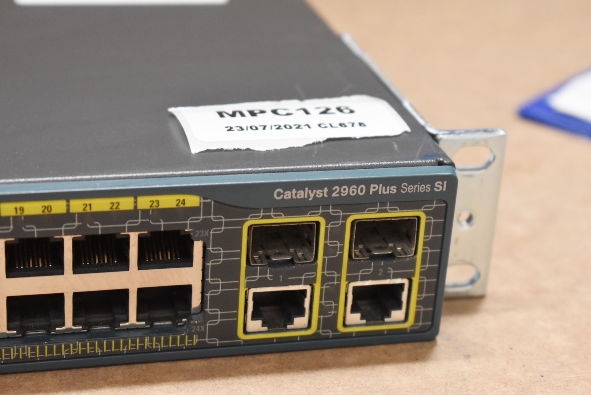 1 x Cisco Catalyst 24 Port Ethernet Switch - Model WS-2960+24TC-S V01 - Includes Power Cable - - Image 4 of 6