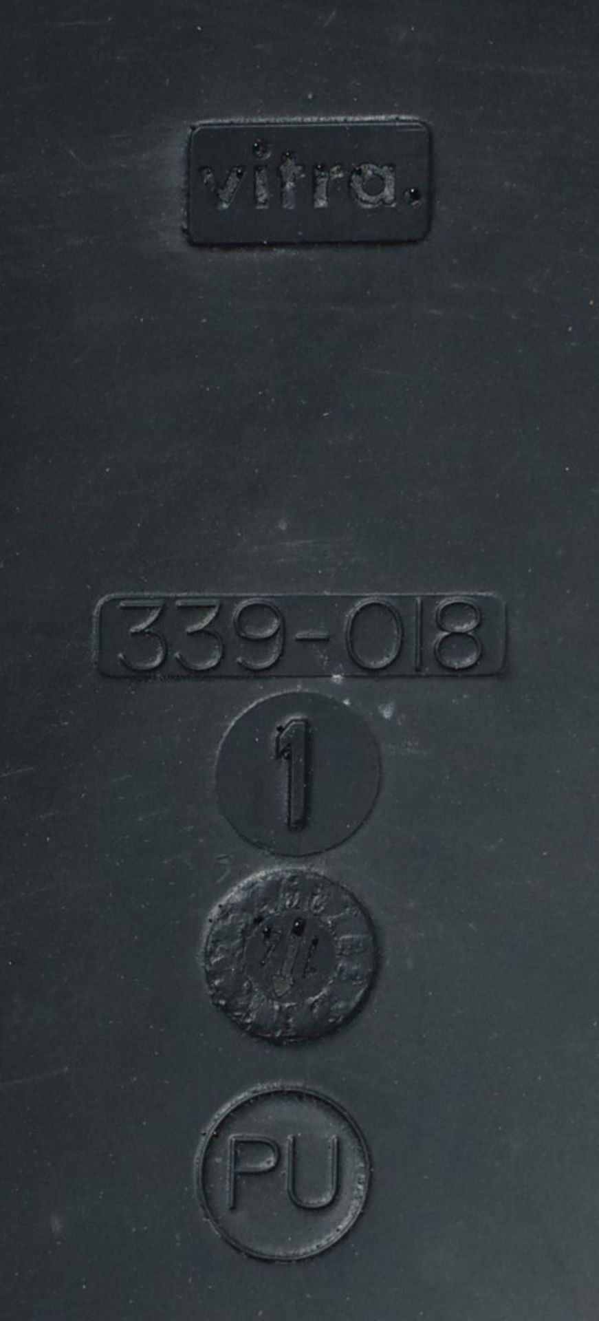 1 x Vitra Joyn Desk Pad in Black - Designed by Ronan & Erwan Bouroullec - Size: 70 x 50 cms - RRP £ - Image 3 of 7