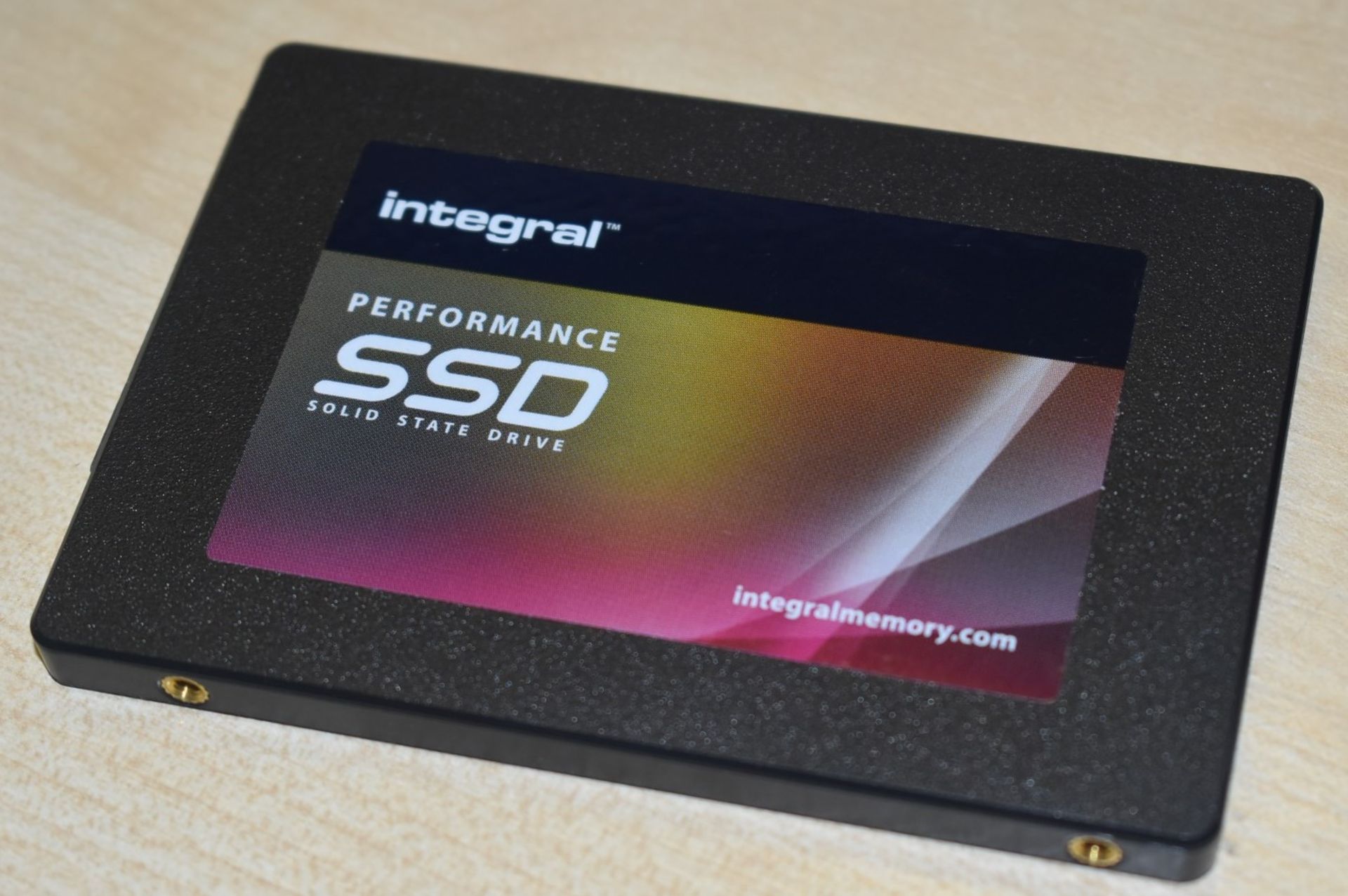 1 x Integral 240gb SAT III 6gb/s 2.5" SSD Hard Drive - Ref: MPCJ - CL678 - Location: Altrincham