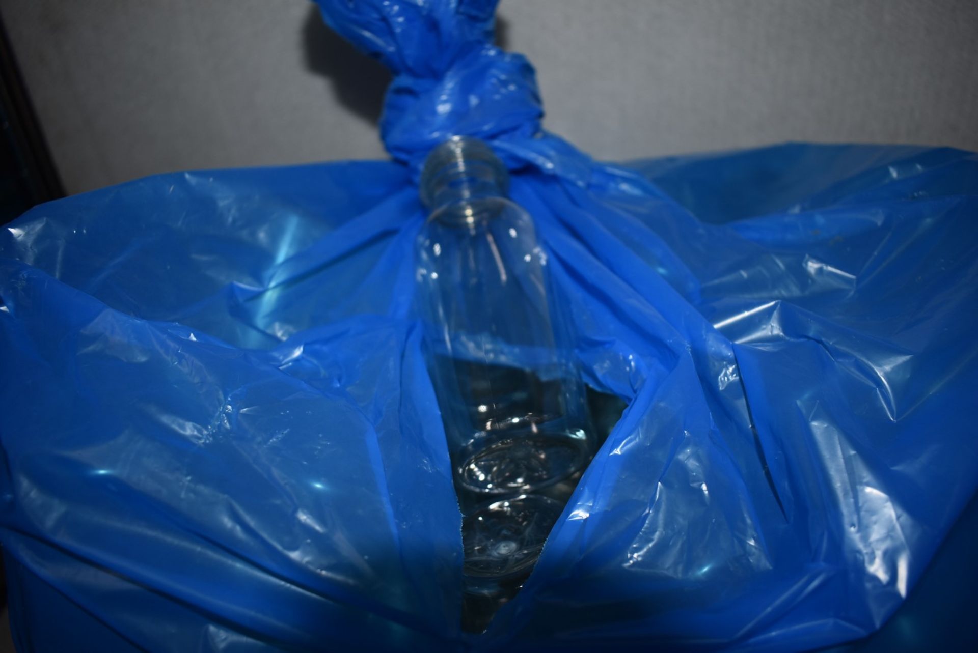 1 x Large Bag of Unused Plastic Bottles - Recently Removed From a Vegan Deli - CL999 - Ref: SL190 - Image 2 of 6