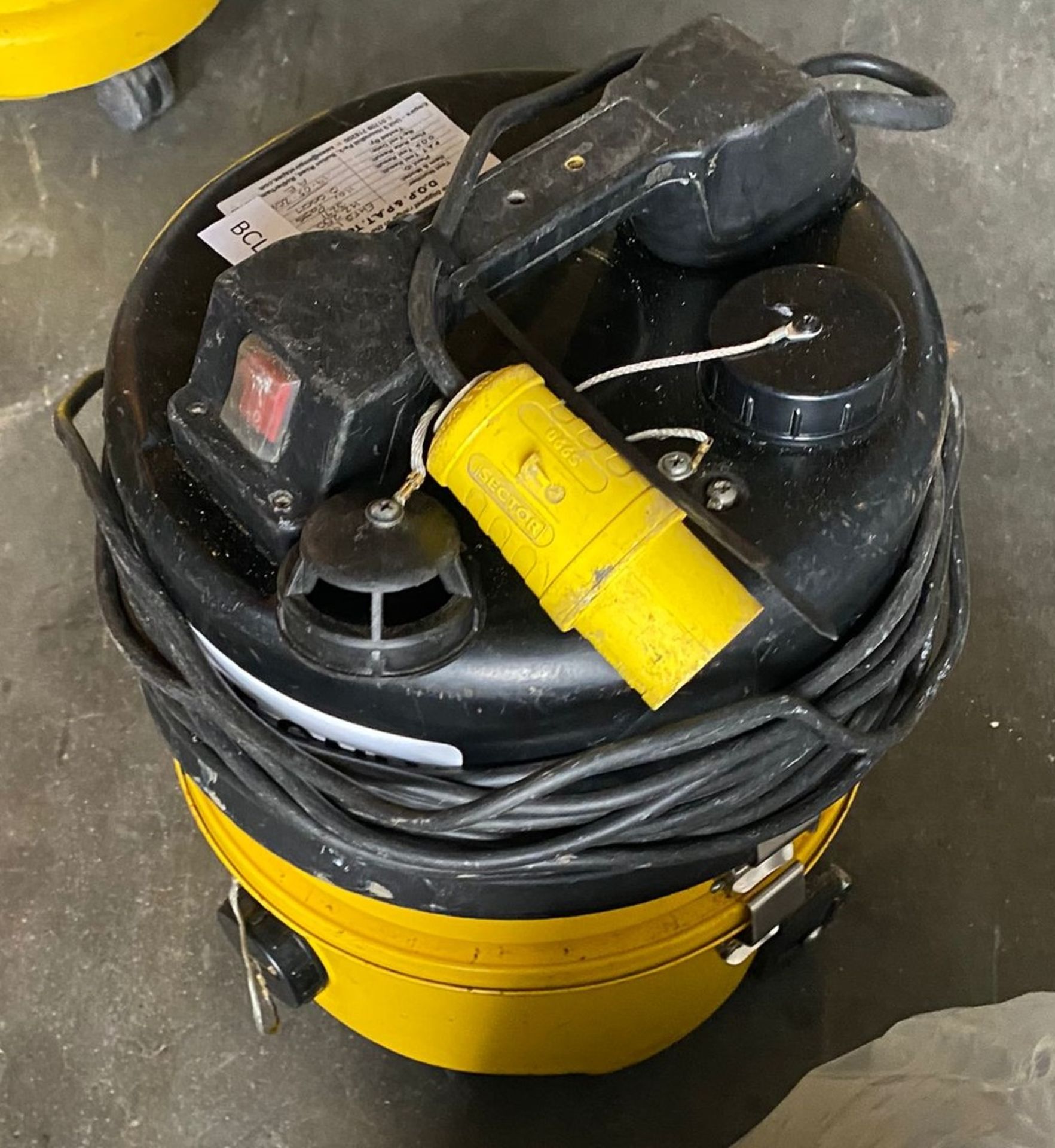 1 x Numatic HZ200 Hazardous Materials Vacuum Cleaner - Tested and Working - RRP £480 - CL704 - - Image 2 of 2