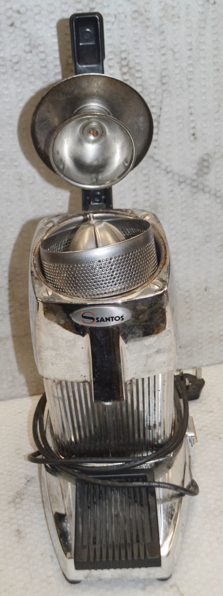 1 x Santos French Handmade Juicer - (220-240volts) - Recently Removed From A Commercial Restaurant - Image 12 of 13