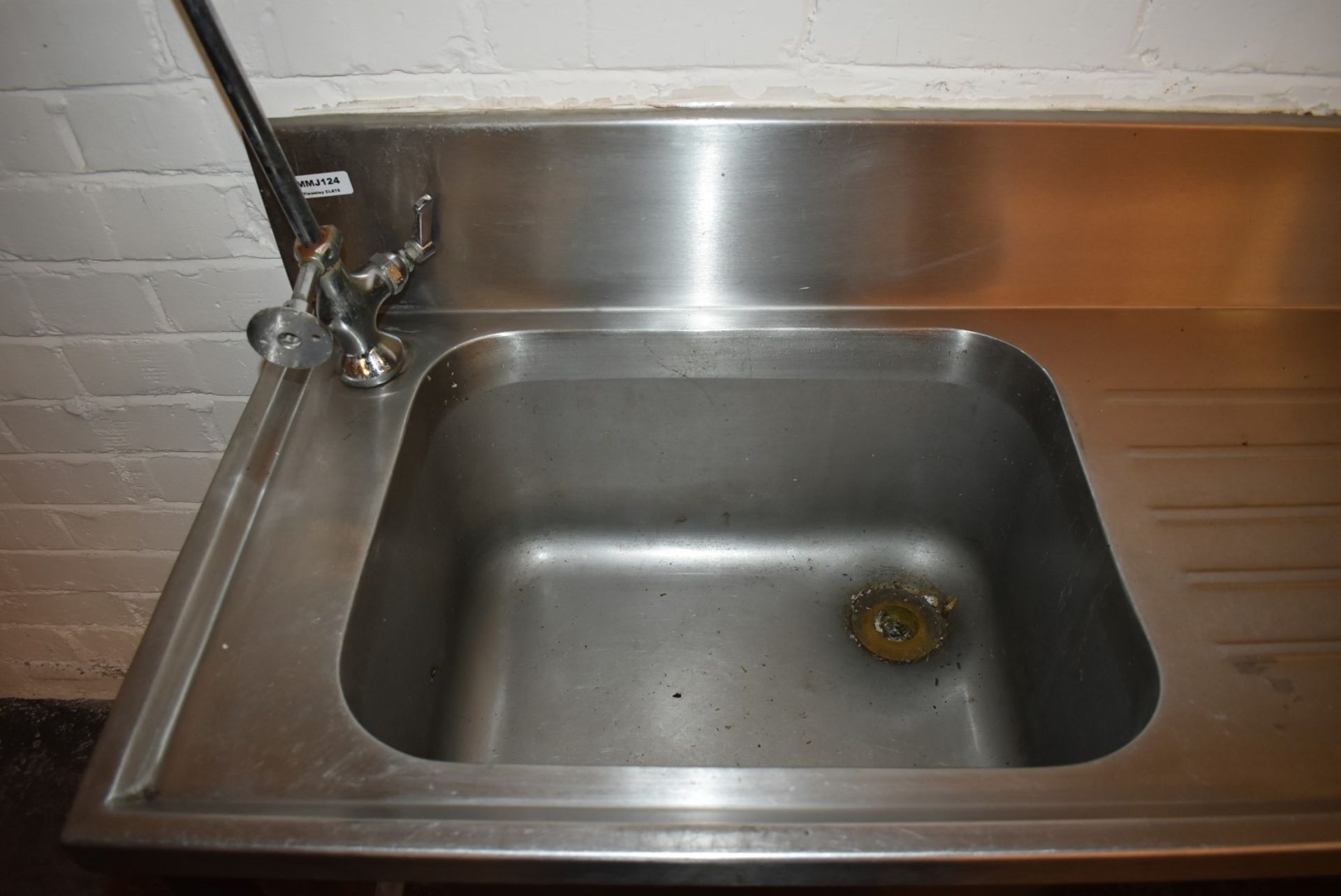 1 x Stainless Steel Sink Unt Featuring Single Wash Bowl, Drainer, Mixer Tap and Spray Hose Rinser - Image 4 of 10