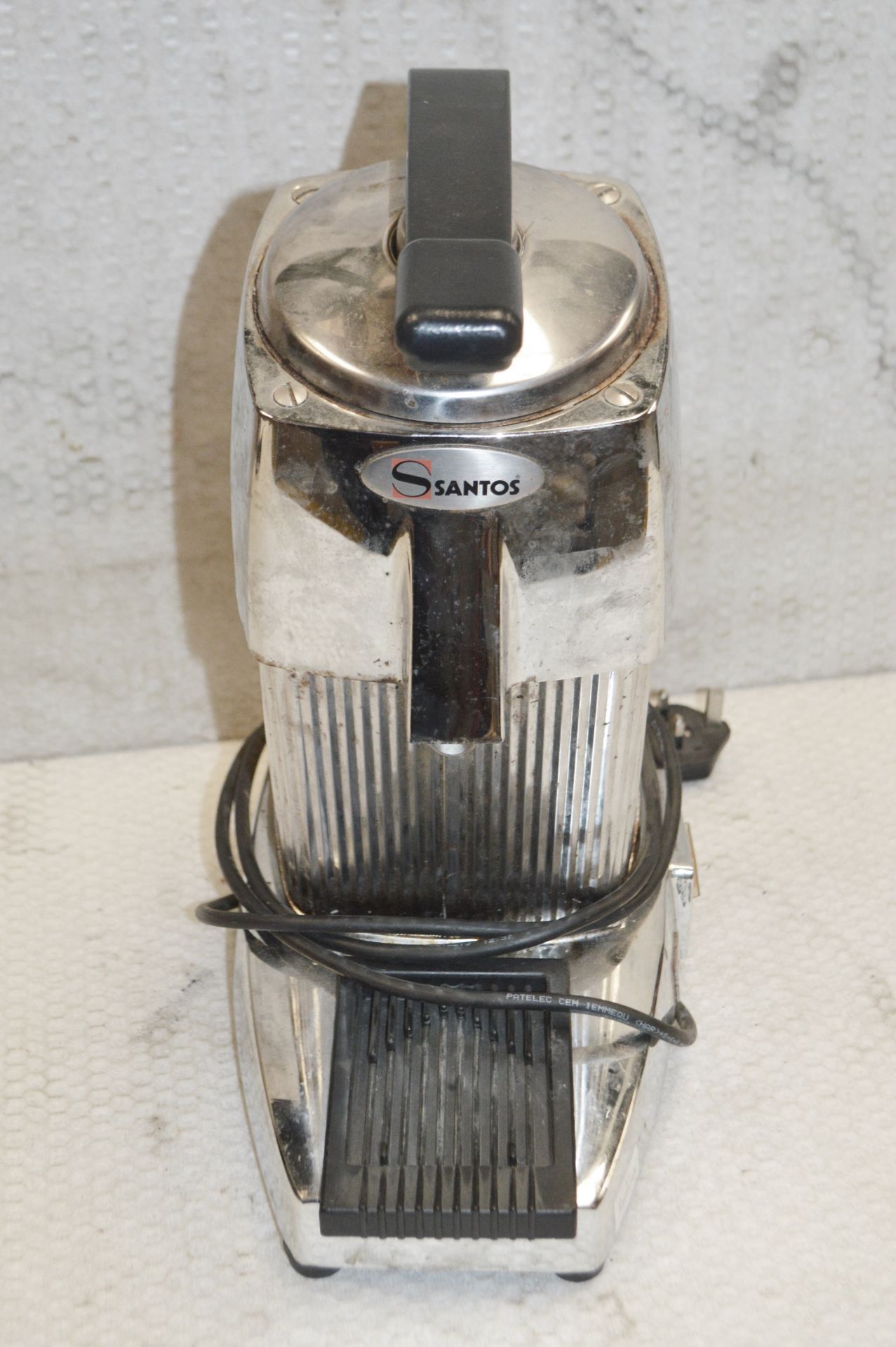 1 x Santos French Handmade Juicer - (220-240volts) - Recently Removed From A Commercial Restaurant - Image 4 of 13