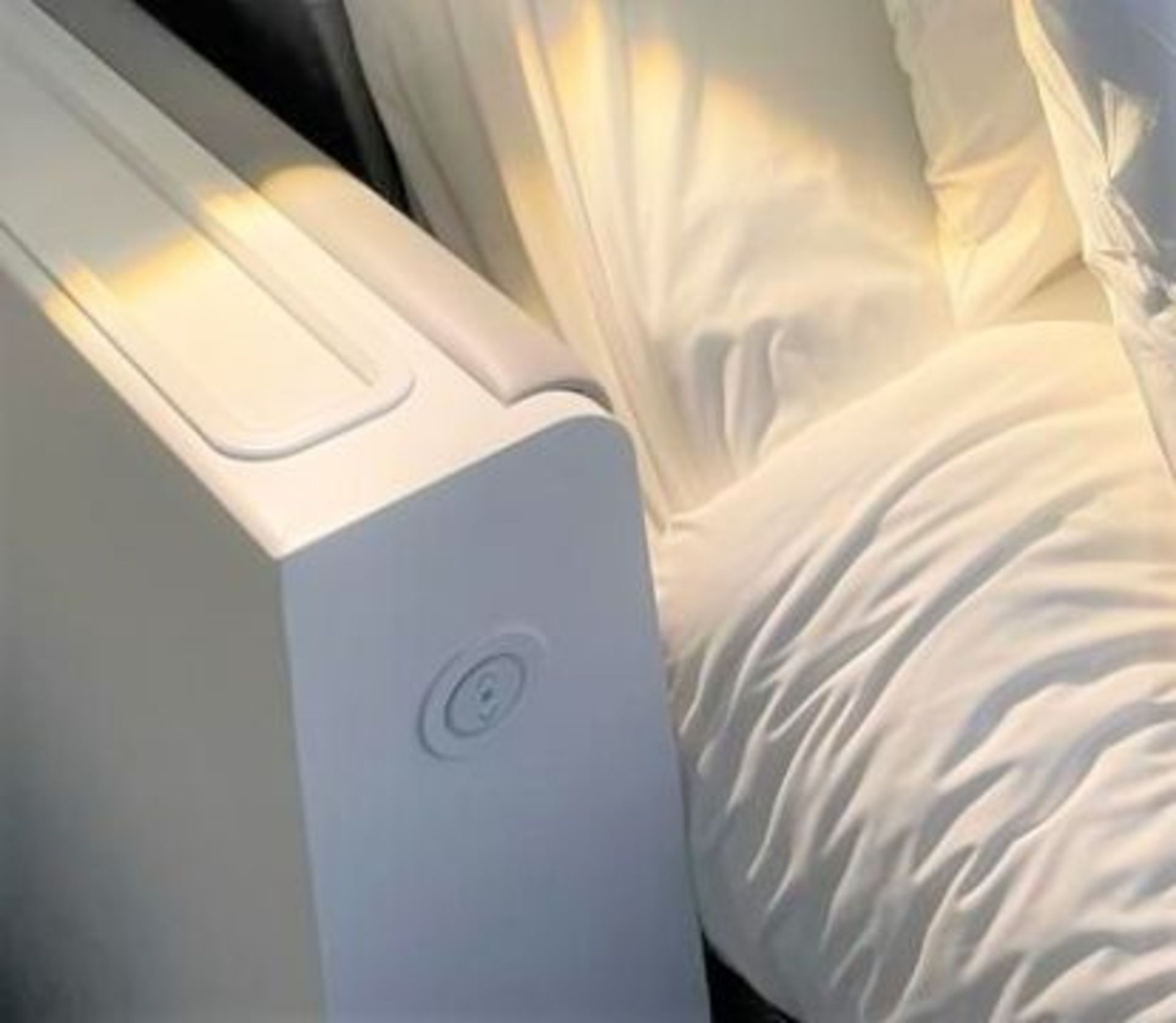 1 x Double Adjustable Space Saving Smart Bed With Serta Motion Memory Foam Mattress - Signature - Image 3 of 8