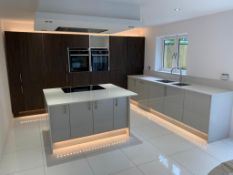 1 x SYMPHONY Contemporary Bespoke Fitted Kitchen With Integrated Bosch Appliances & Quartz Worktops