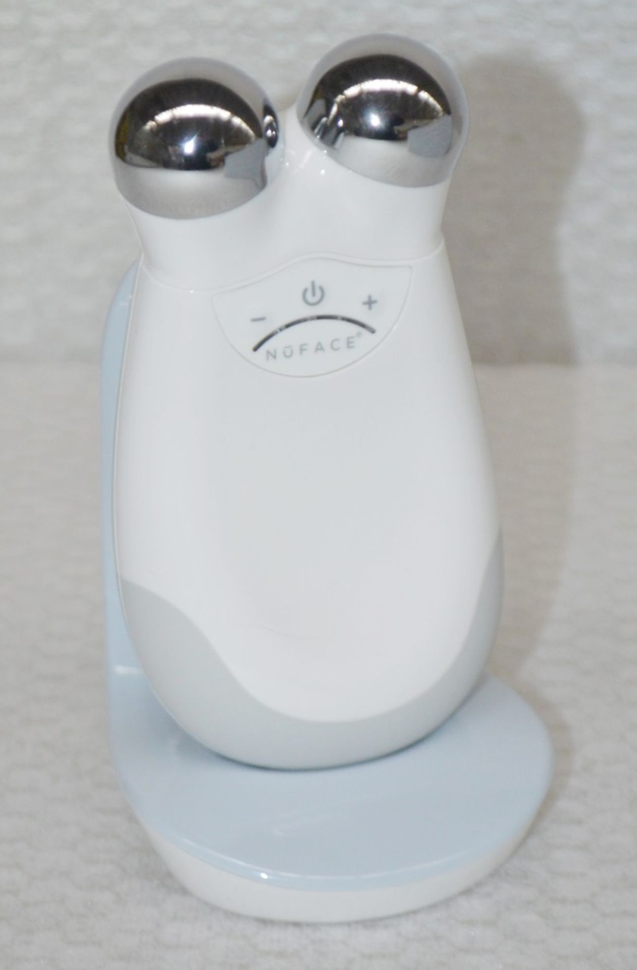 1 x NUFACE 'Trinity' Microcurrent Facial Toning Device, With ELE Attachment - Original RRP £457.00 - Image 5 of 6