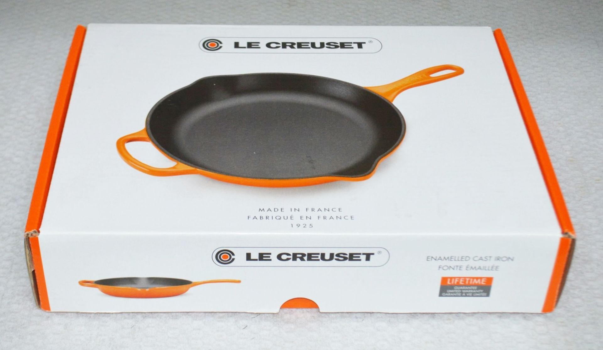 1 x LE CREUSET Signature Cast Iron Round Skillet In Matt Black (23cm) - Original Price £94.95