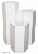 Set Of 3 x Hexagonal Display Plinths In White - Ex-Display Showroom Pieces - Ref: HAR241 GIT - CL987