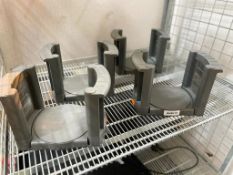 4 x Blumi Adjustable Plate Holders - Ref:  - CL652 - Location: Altrincham WA14 Dimensions: