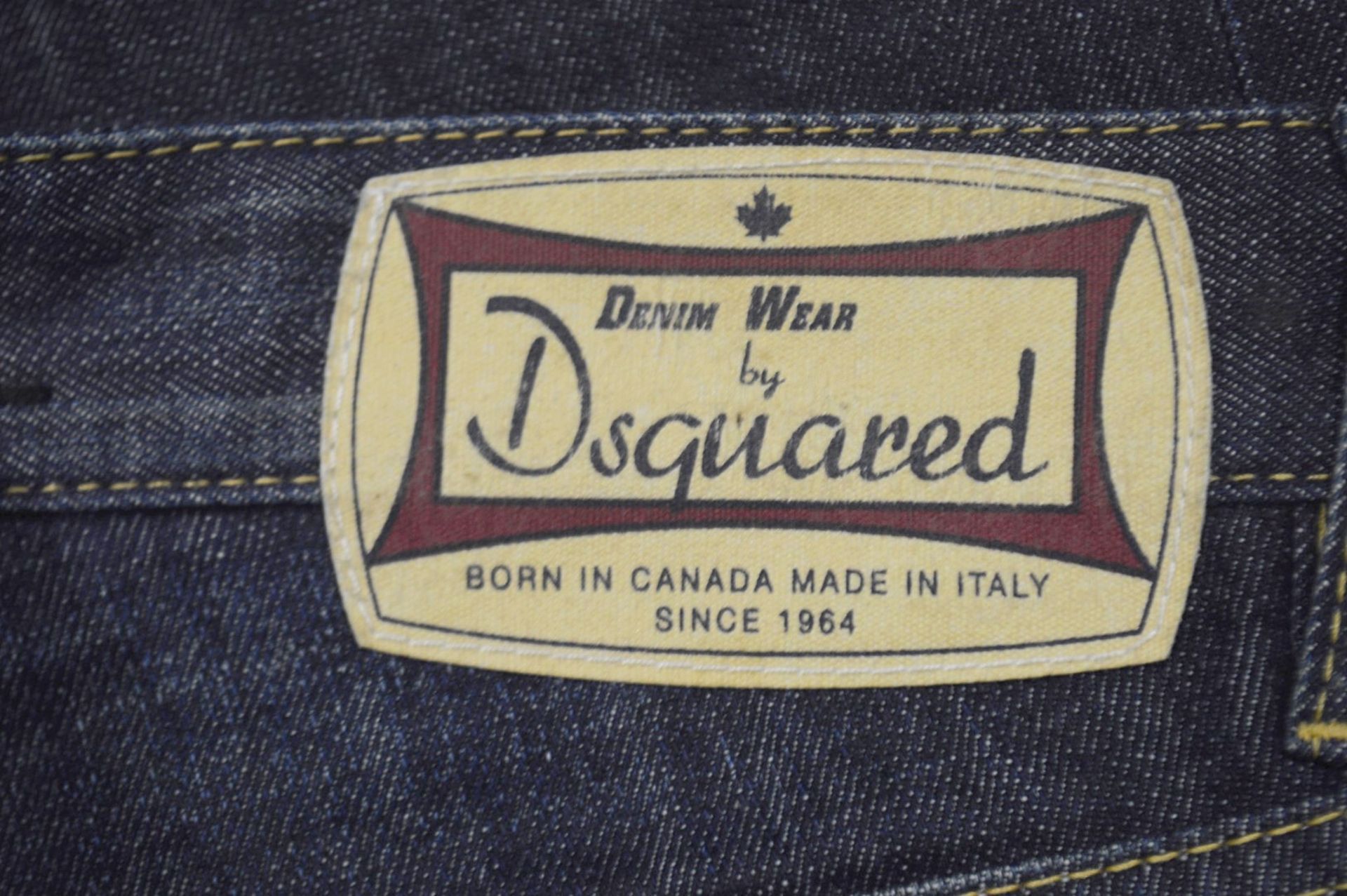 1 x Pair Of Men's Genuine Dsquared2 Designer Distressed-Style Jeans In Dark Blue - Size: UK32 - Image 7 of 8