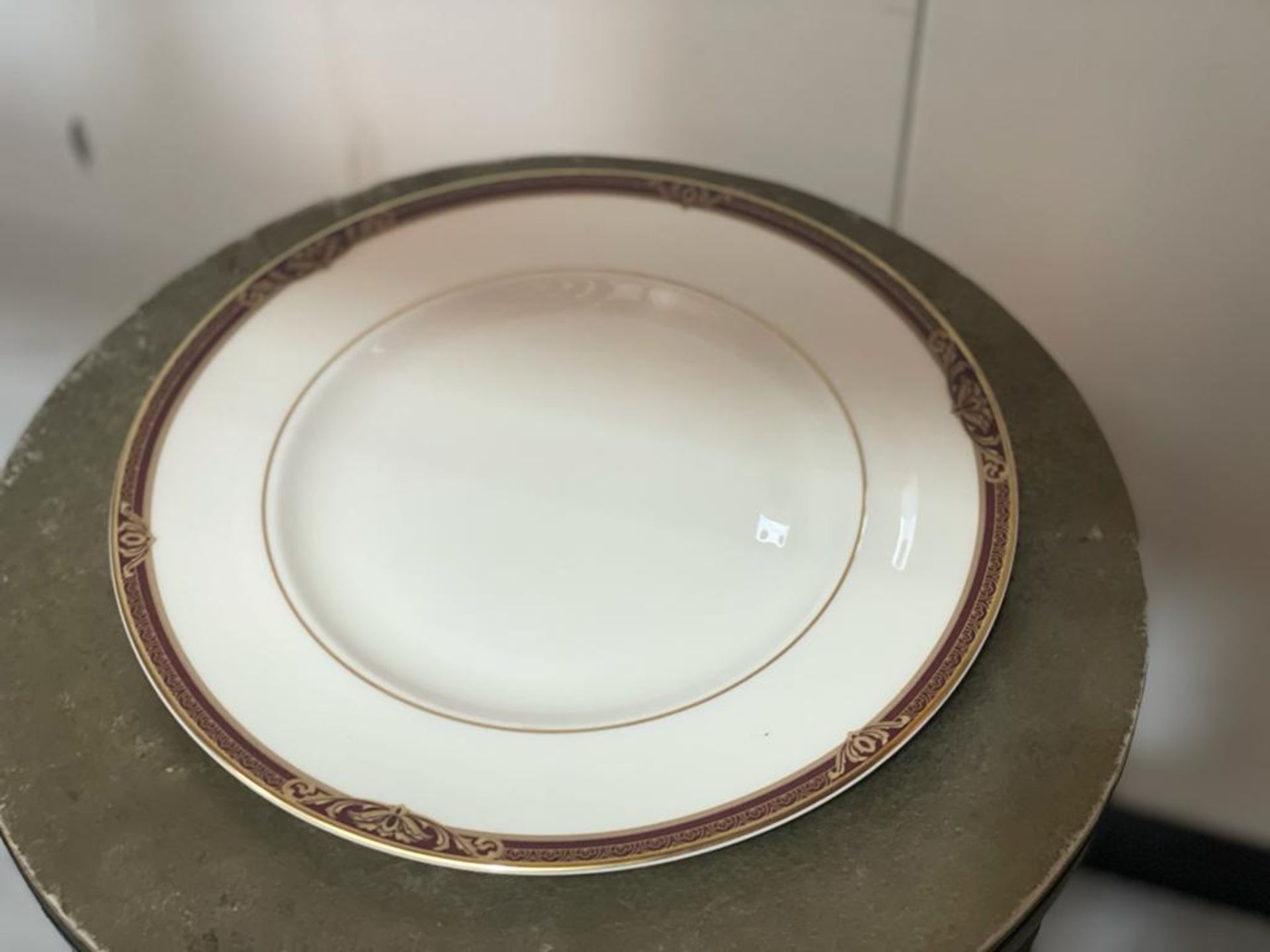 1 x Tennyson Royal Doulton Set Of Plates - Ref: AUR127 - CL652 - Location: Altrincham WA14 16 x - Image 10 of 13