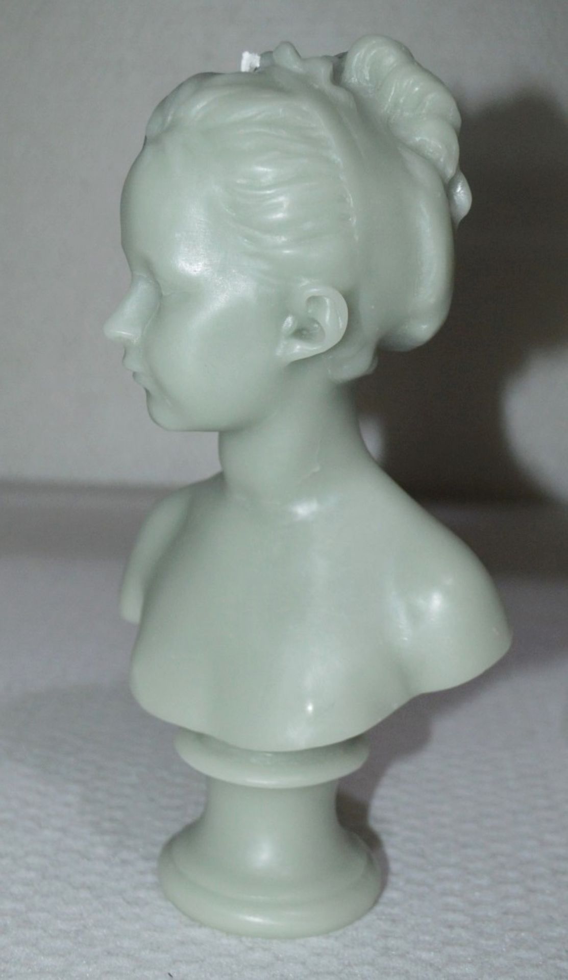 1 x CIRE TRUDON Louise Bust Candle In Green/Grey - Original Price £110.00 - Height: 21cm approx - - Image 3 of 11