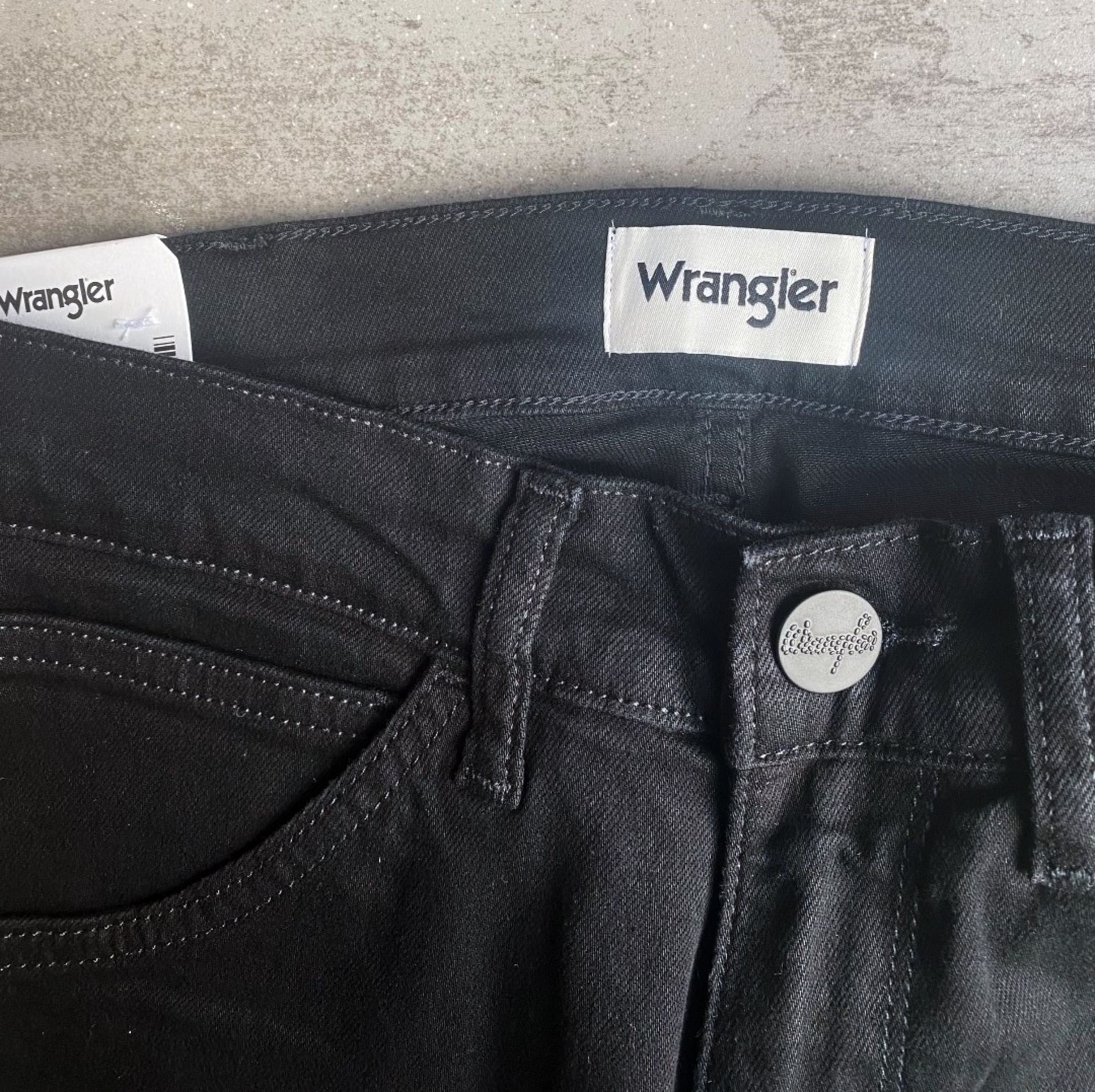 1 x Pair Of Men's Genuine Wrangler Jeans In Black - Size: 30/32 - Preowned, Like New With Tags - - Image 10 of 10