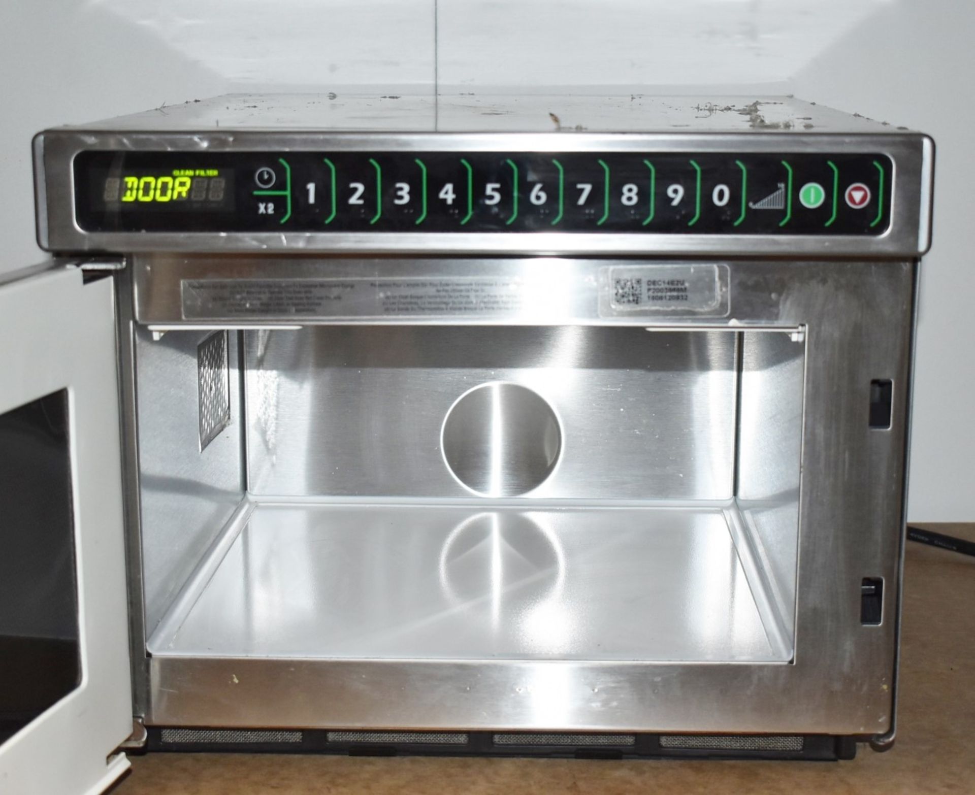 1 x Menumaster Commercial Microwave Oven - Model DEC14E2U - 1.4kW, 13A, 17Ltr - 2018 Model - - Image 8 of 12