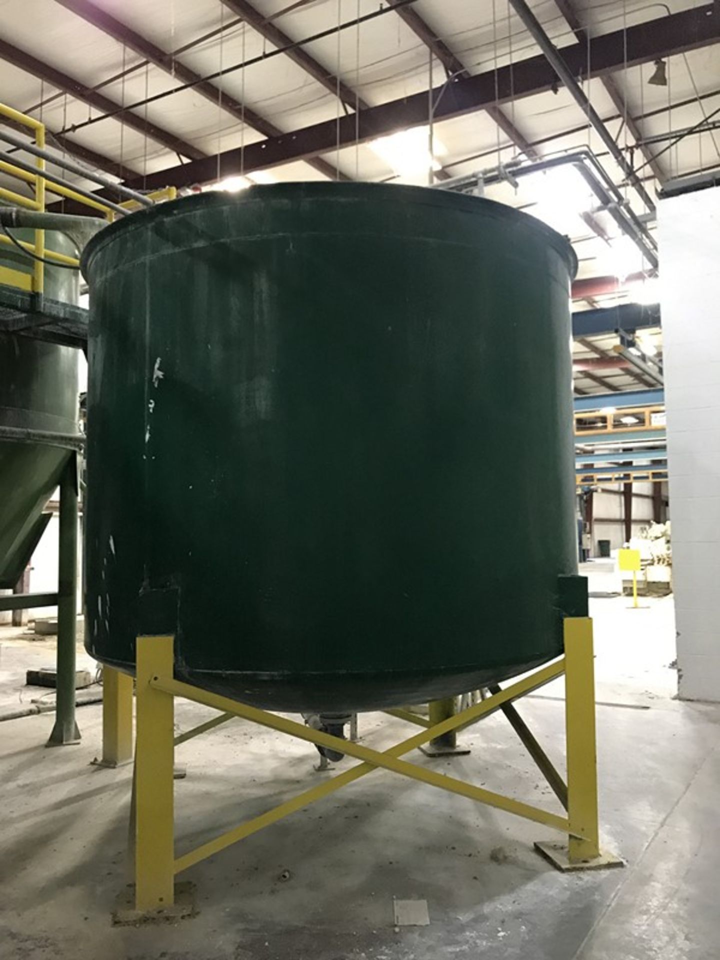 3800 gallon carbon steel tank - Image 2 of 4