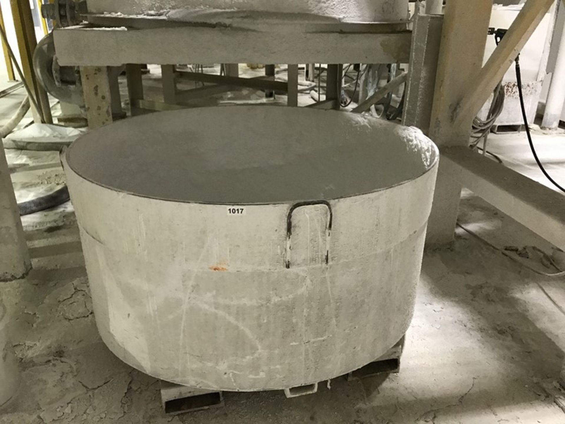 200 gallon portable stainless tank - Image 2 of 4