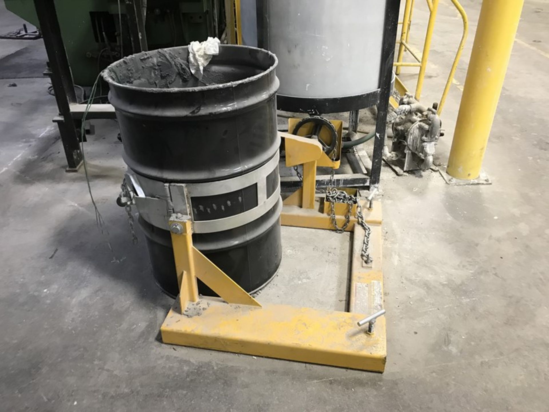 55 gallon drum tilting stand. - Image 2 of 5