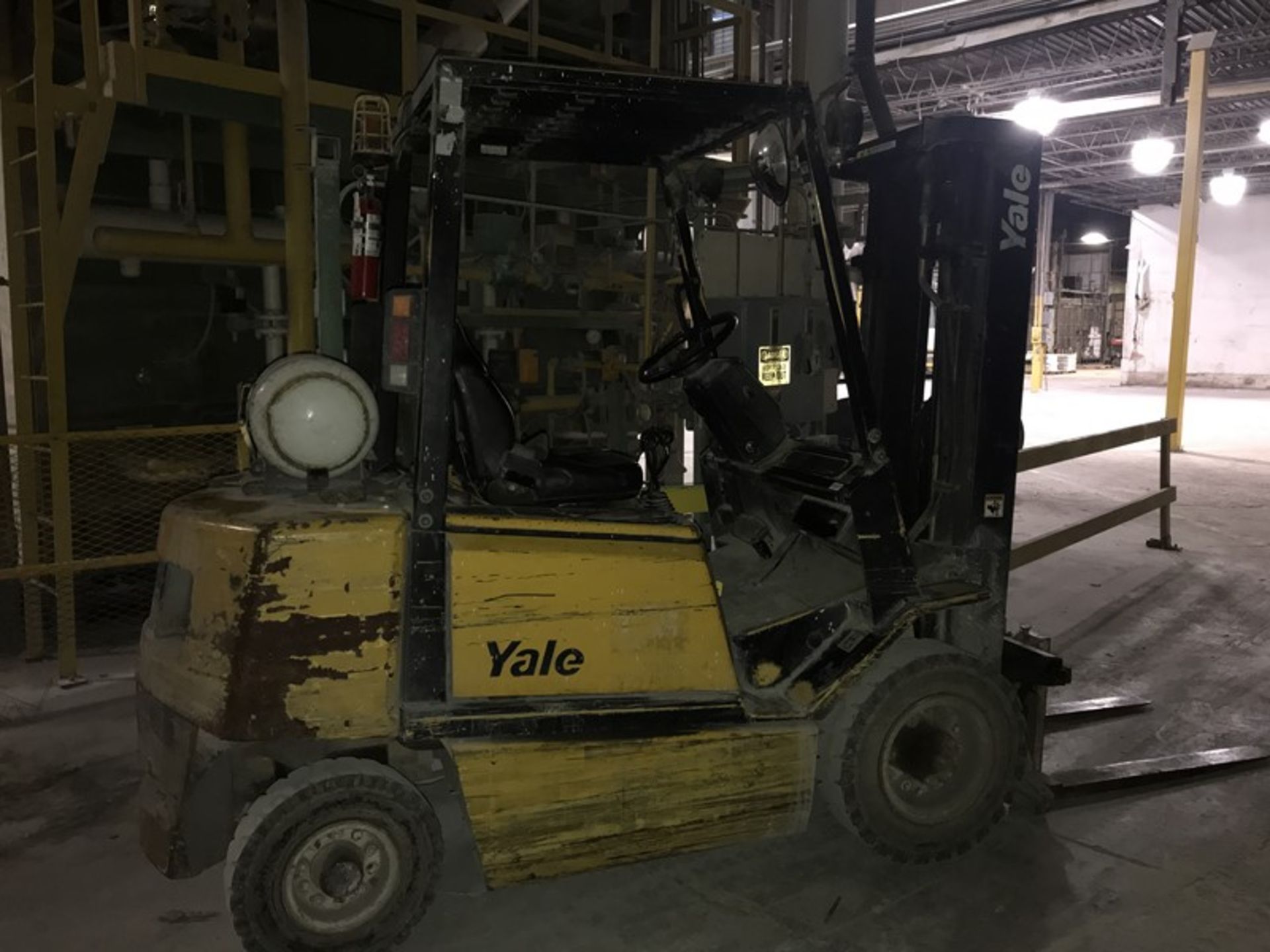 5000 Lb Yale Fork Lift