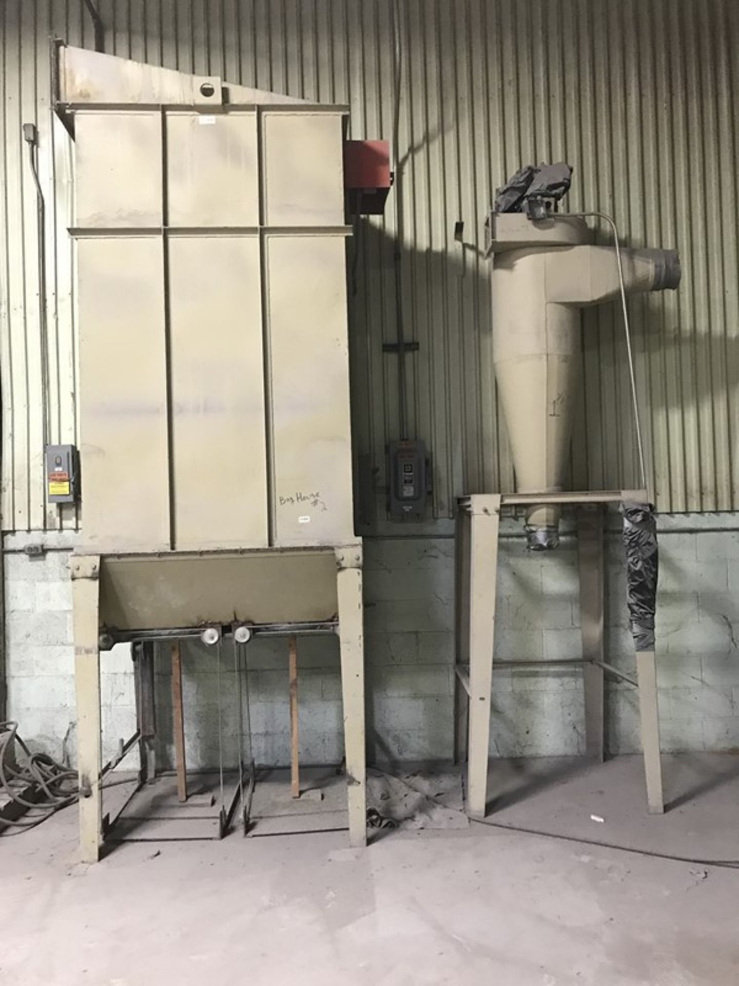 Bag House dust collector with Cyclone collector