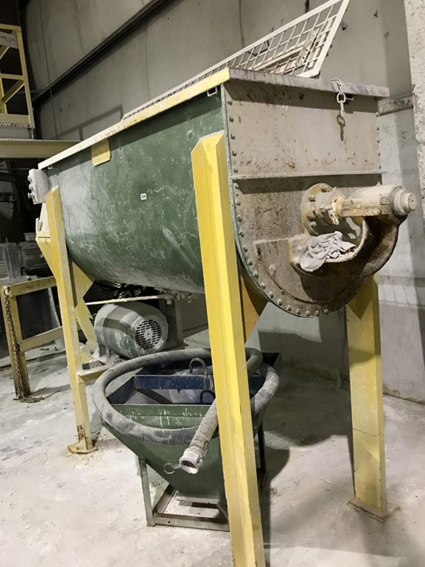 35 Cu. Ft Ribbon Blender with discharge tote. - Image 3 of 12