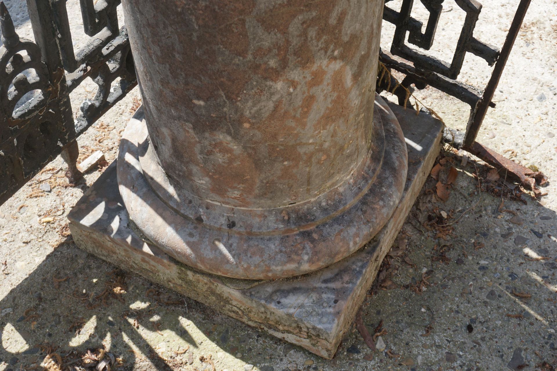 Column in red marble H260x50x50 - Image 2 of 2