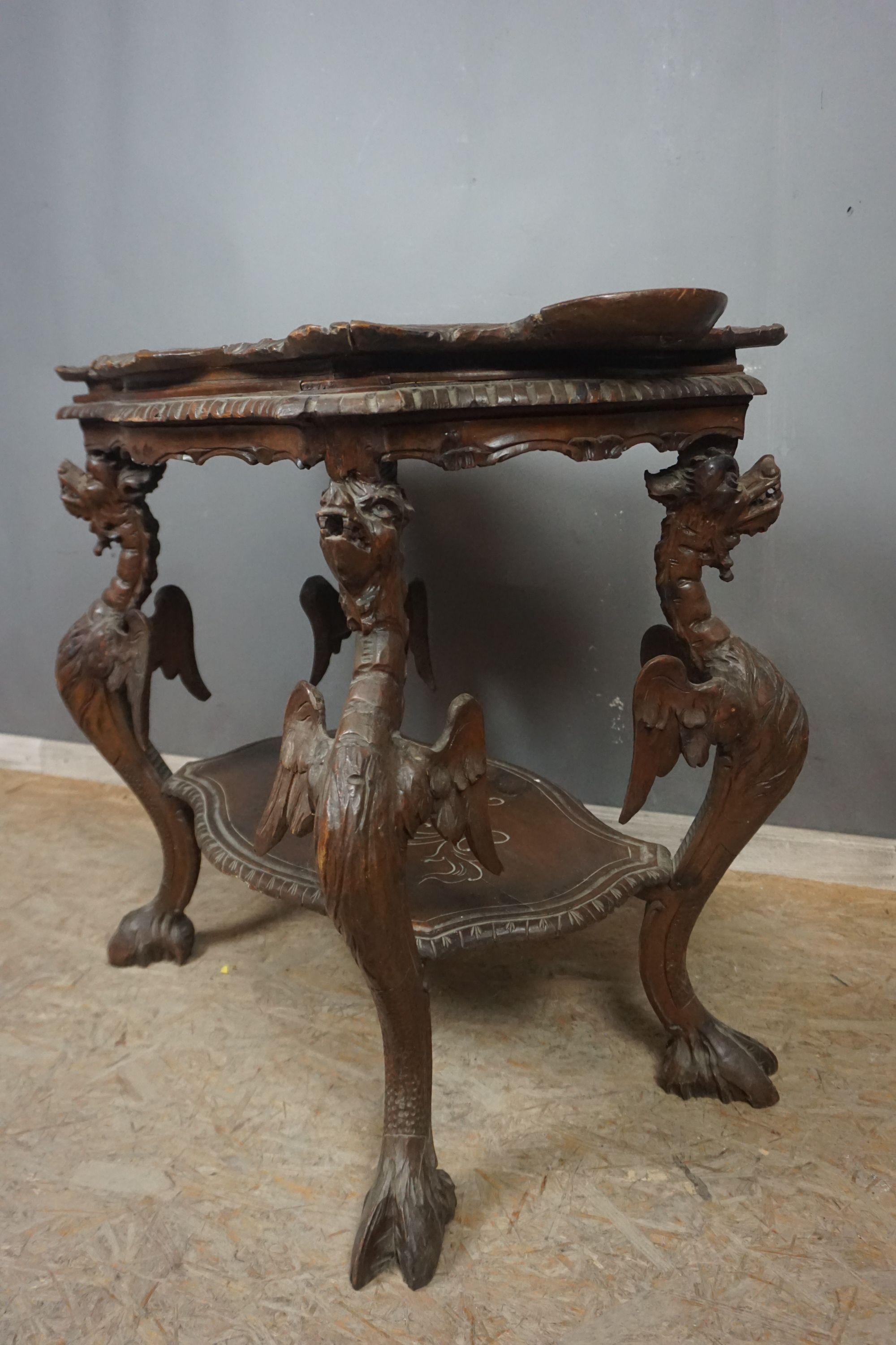 Finely sculpted table with tray in wood (Chinese?) Defects H76x92x52 - Image 2 of 3
