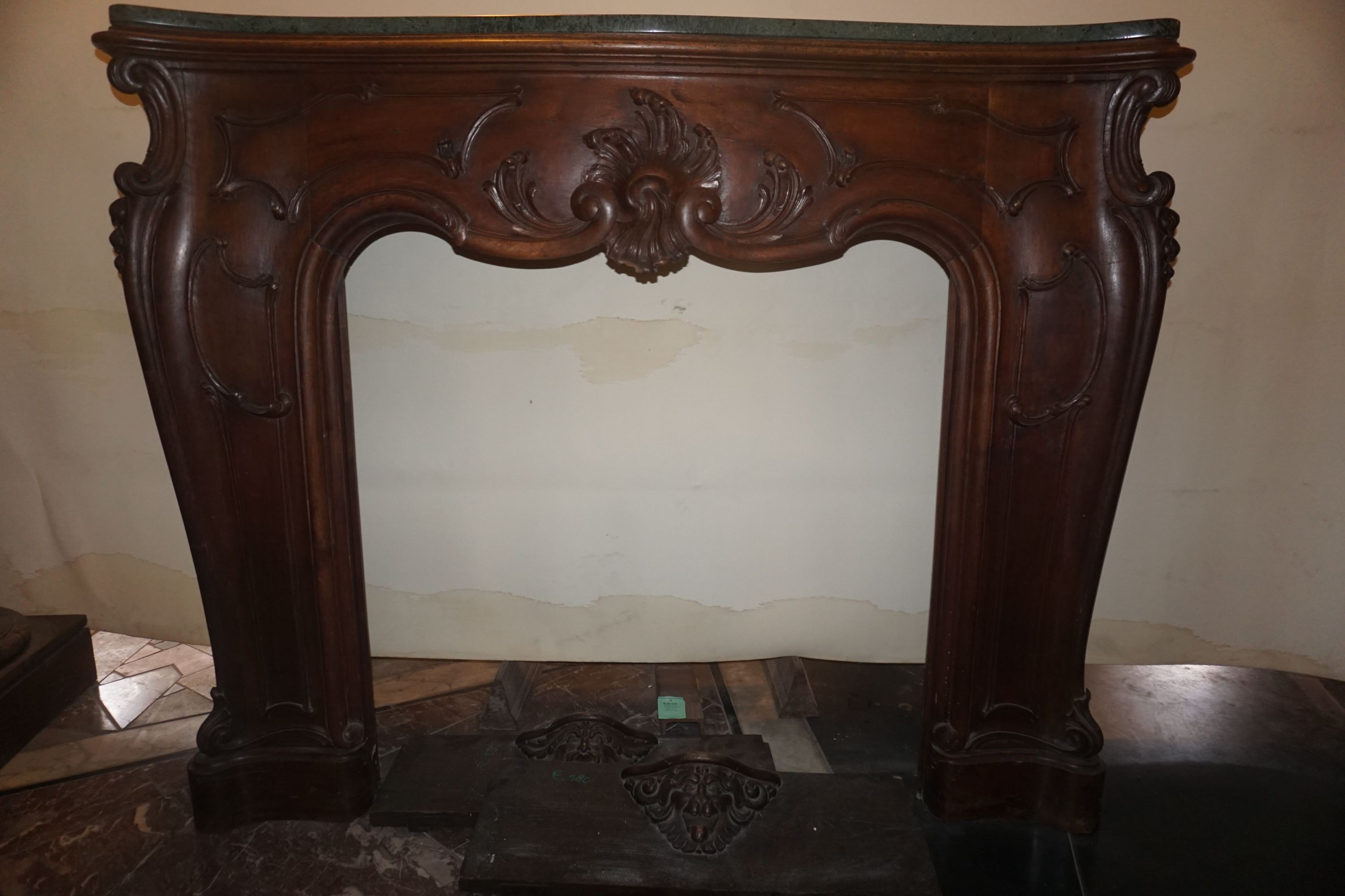 Fireplace in wood 19th H121x148x44