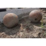 Couple of spheres in cast iron diameter 30