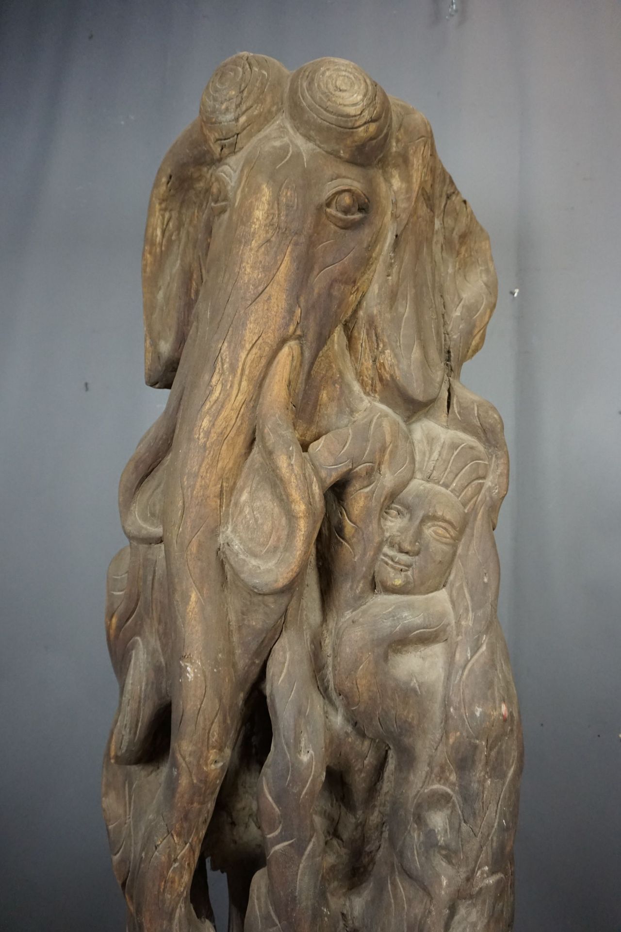 Decorative sculpture in wood with 3 faces - Image 3 of 4