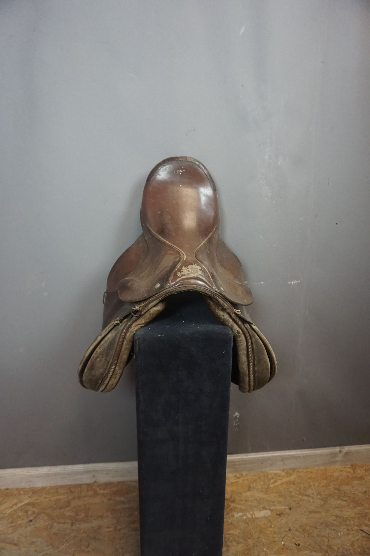 Saddle in leather
