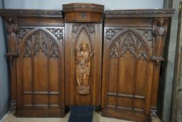 Neo-gothic, finely sculpted paneling in oak h165x23