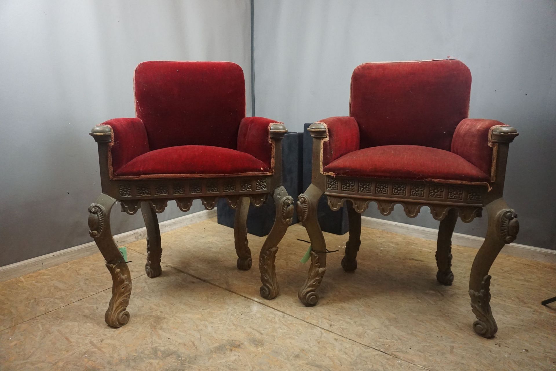 Couple of Neogotic armchairs with curved legs in wood 19th H105x80x55