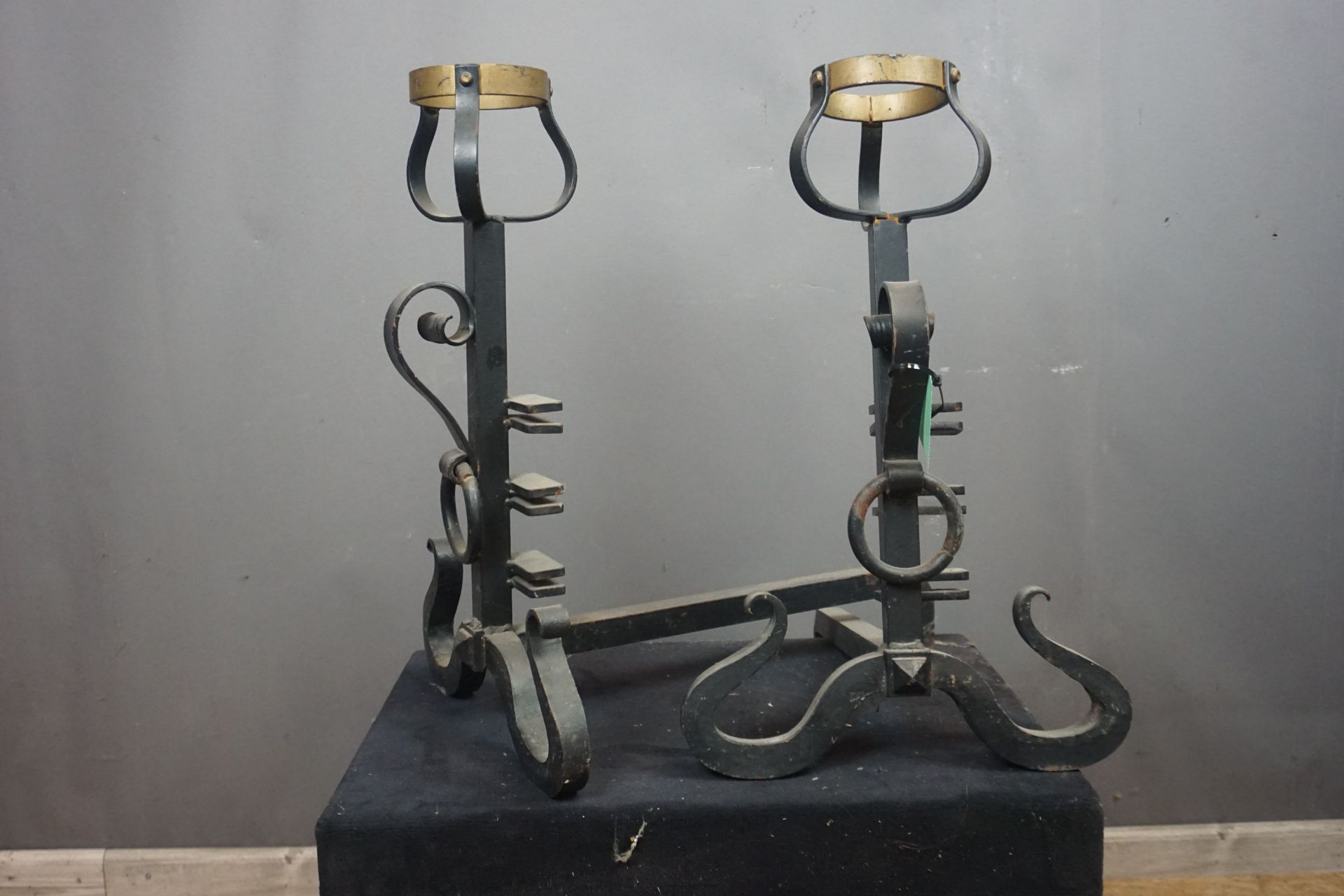Couple of andirons in wrought iron H60x42x55