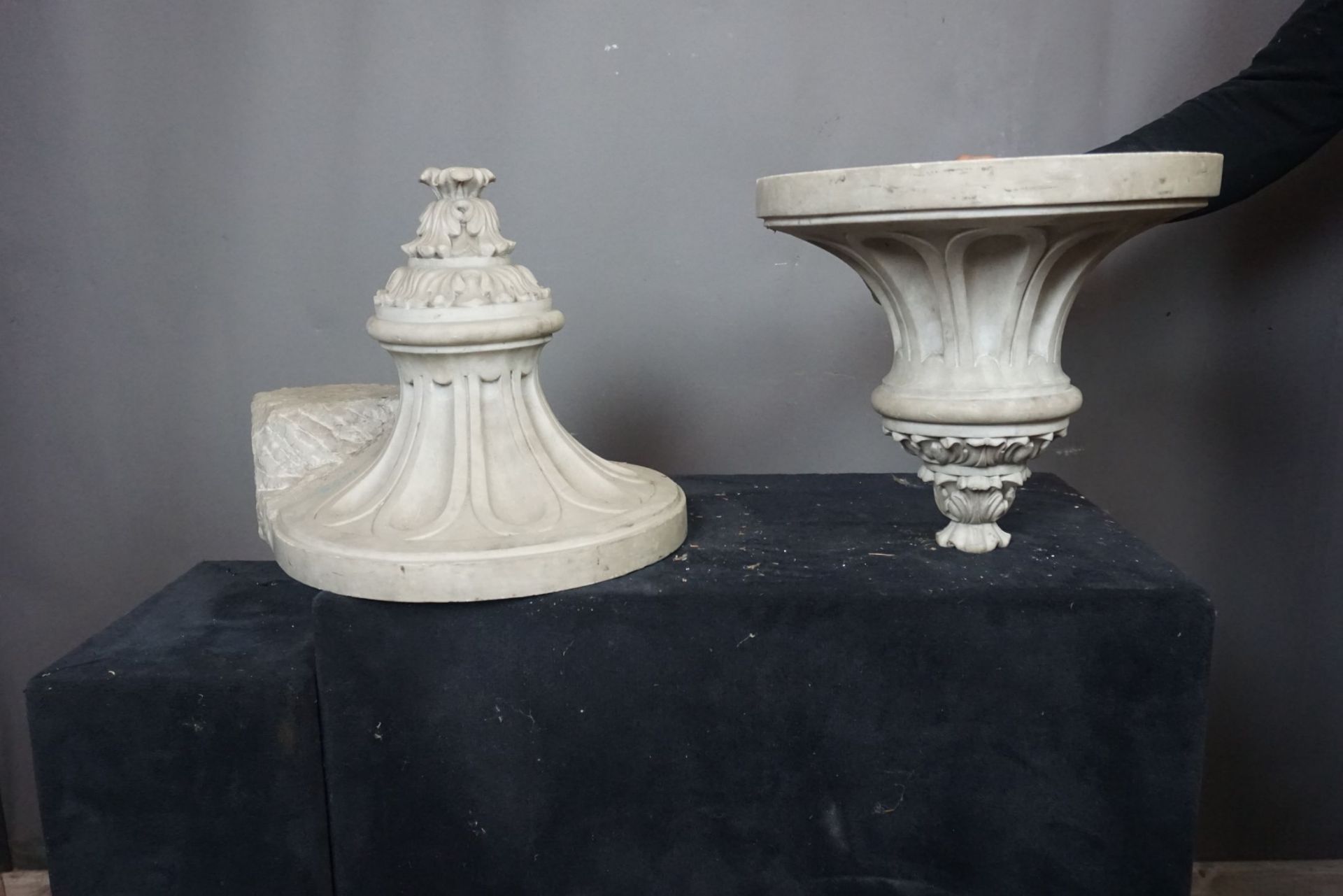 Couple of pedestals in white carara marble 19th h33x35