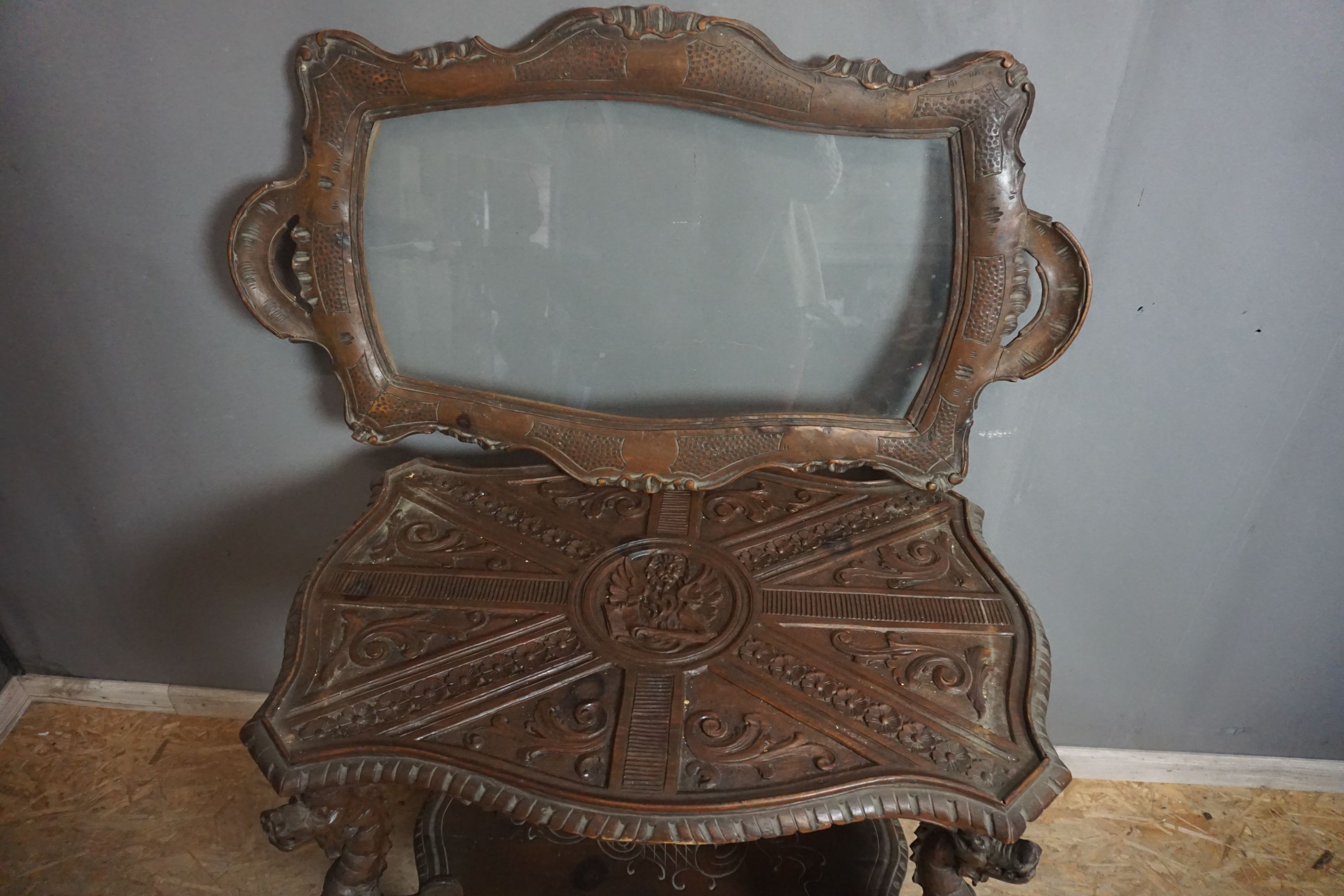 Finely sculpted table with tray in wood (Chinese?) Defects H76x92x52 - Image 3 of 3