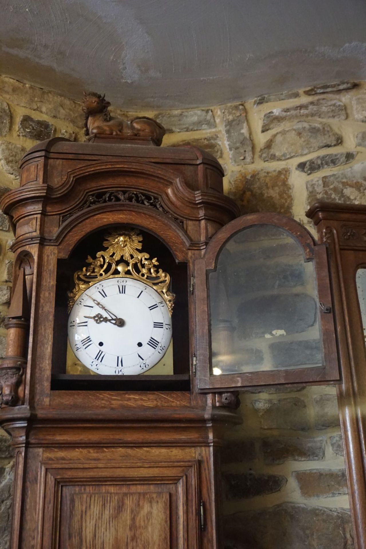 Unusual clock with the representation of a bull at the top. 19th H300x50 - Bild 4 aus 4