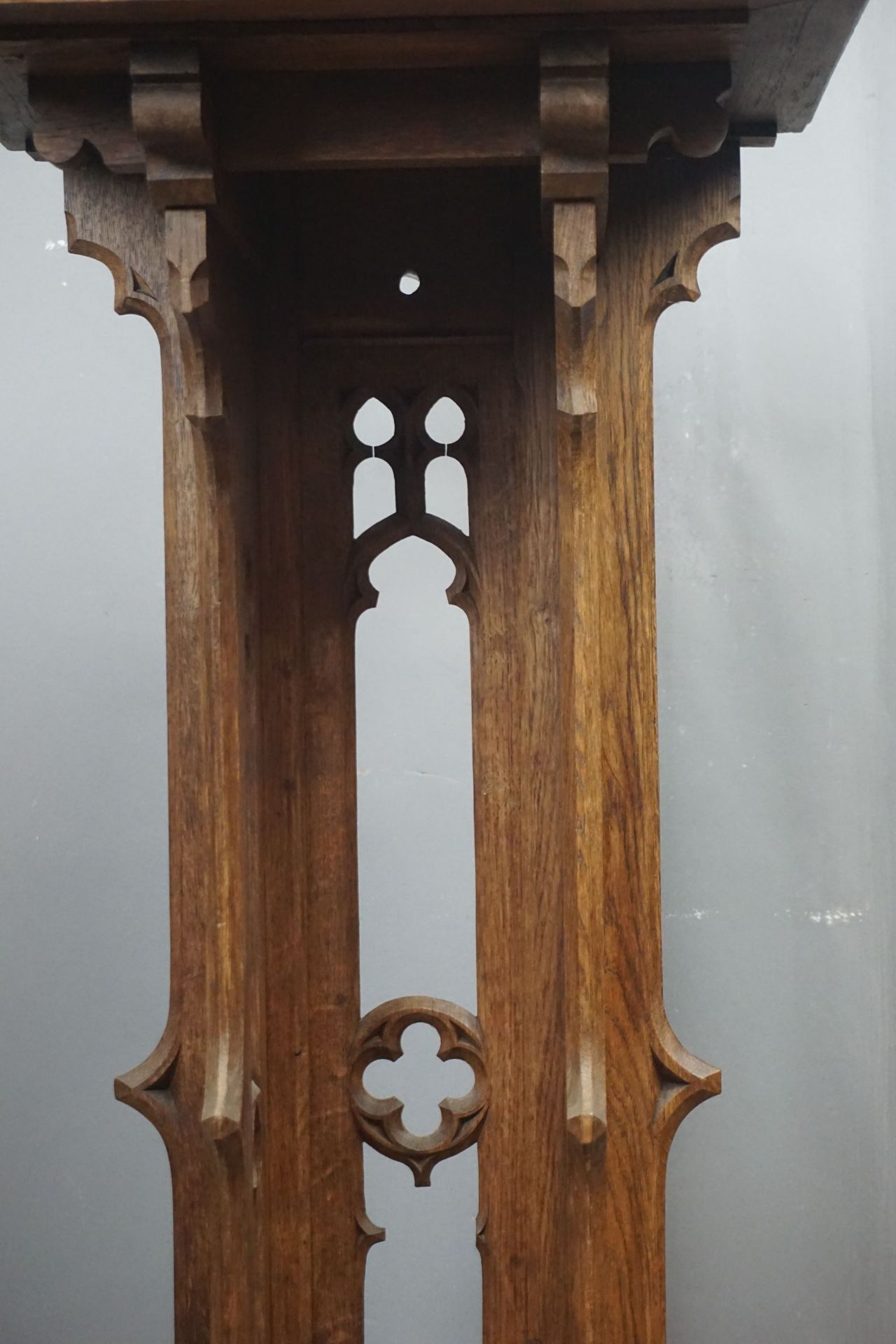 Neo-gothic reader/Soccle in oak 19th H130 - Bild 3 aus 4