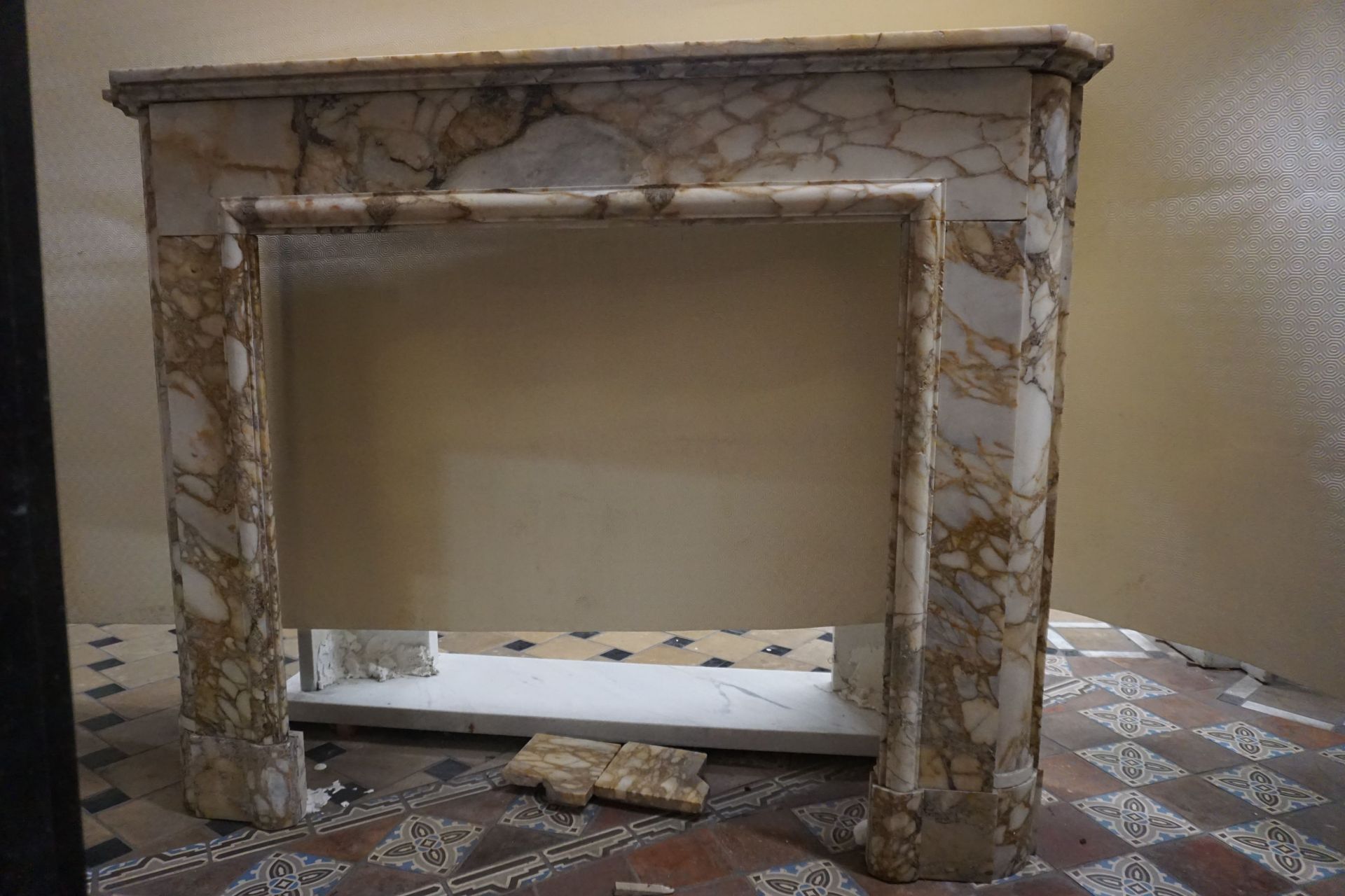 Fireplace in Marble H117X149X31 - Bild 2 aus 3