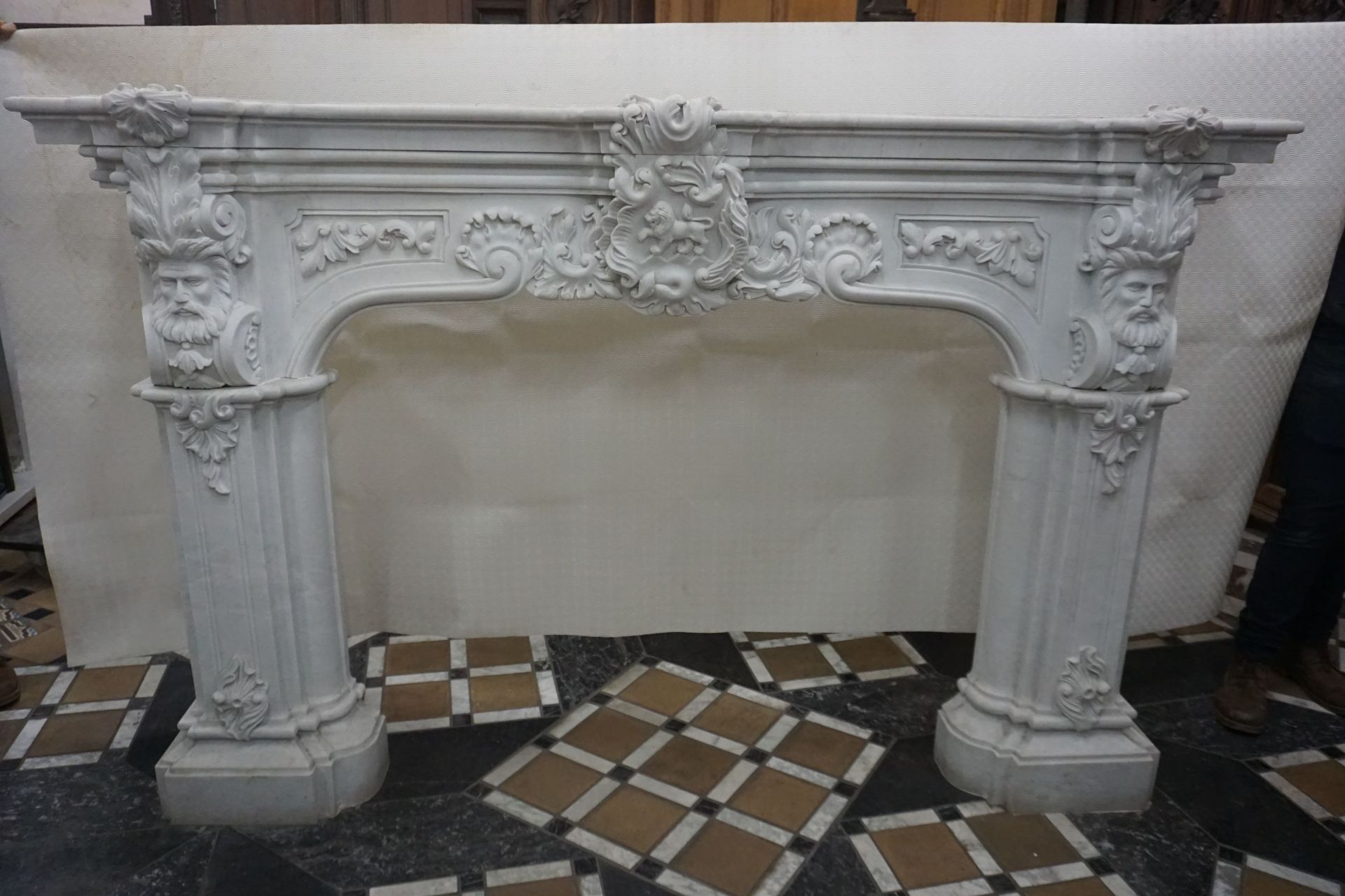 Fireplace in white marble 19th H140x223x36 - Bild 2 aus 3