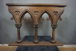 Neo-gothic, balustrade in wood H71X97