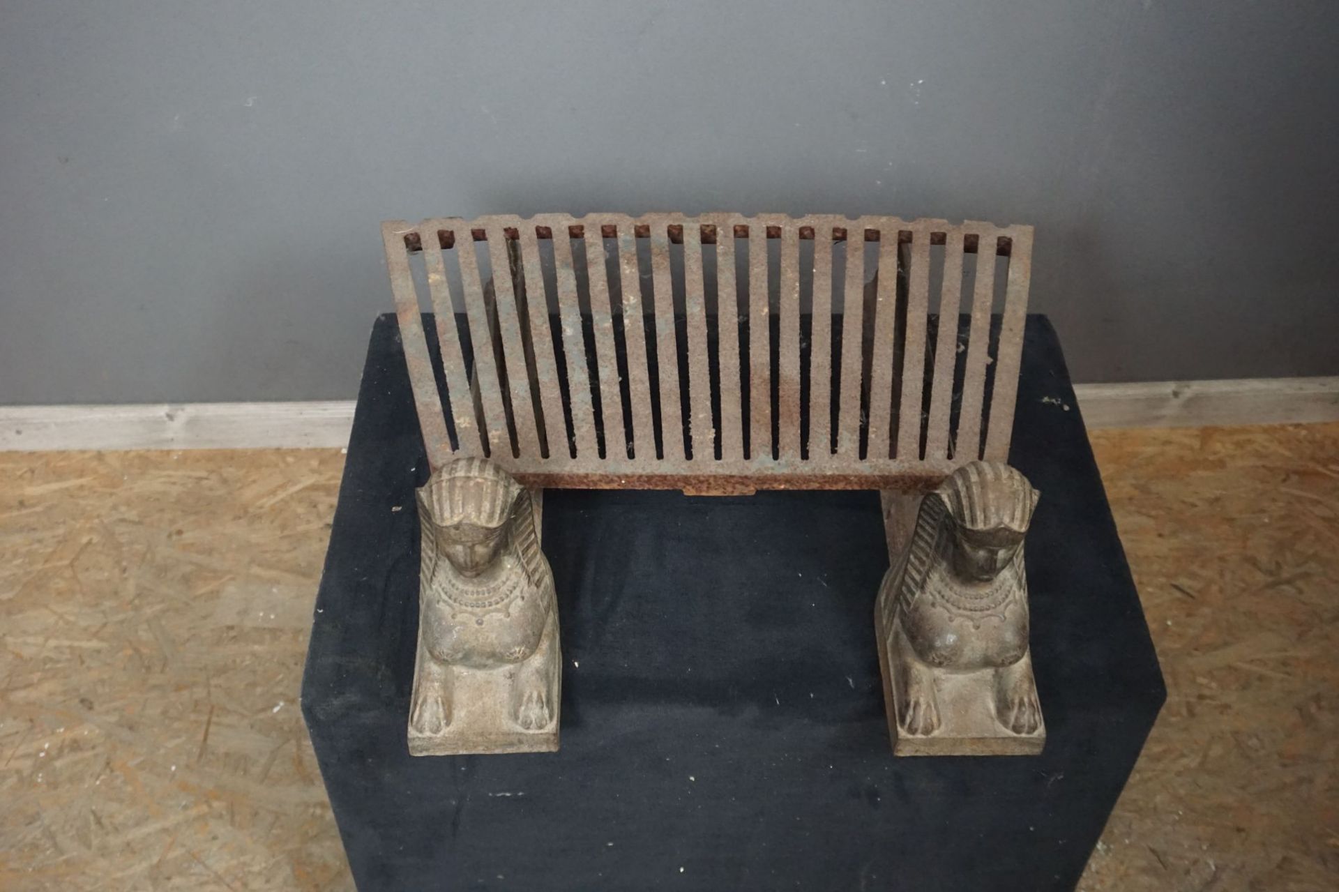 Couple of andirons in cast iron H 2 O - Bild 2 aus 3